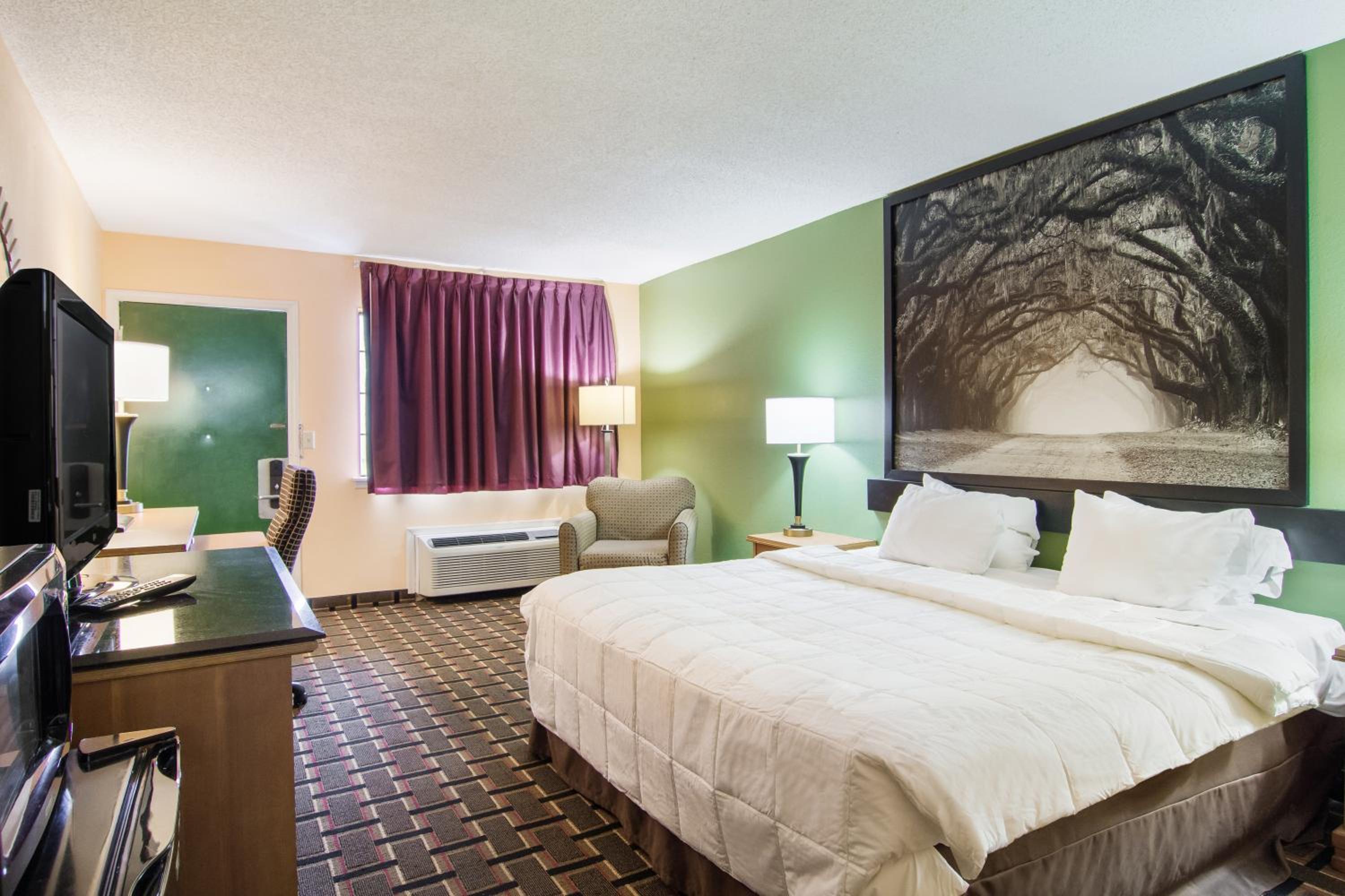 King Room - Disability Access - Non-Smoking - Photo 2
