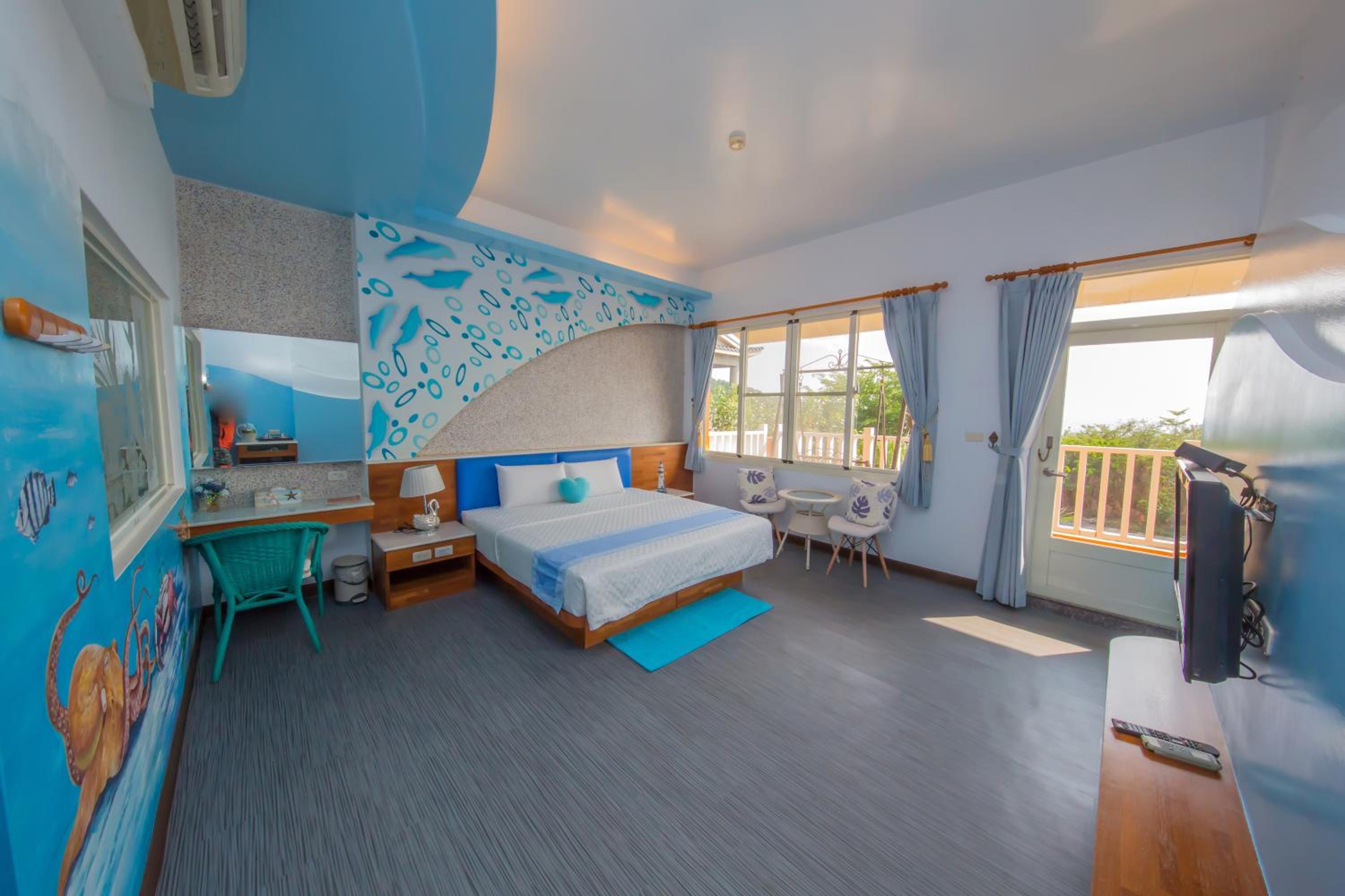 Deluxe Double Room with Balcony and Sea View photo 2