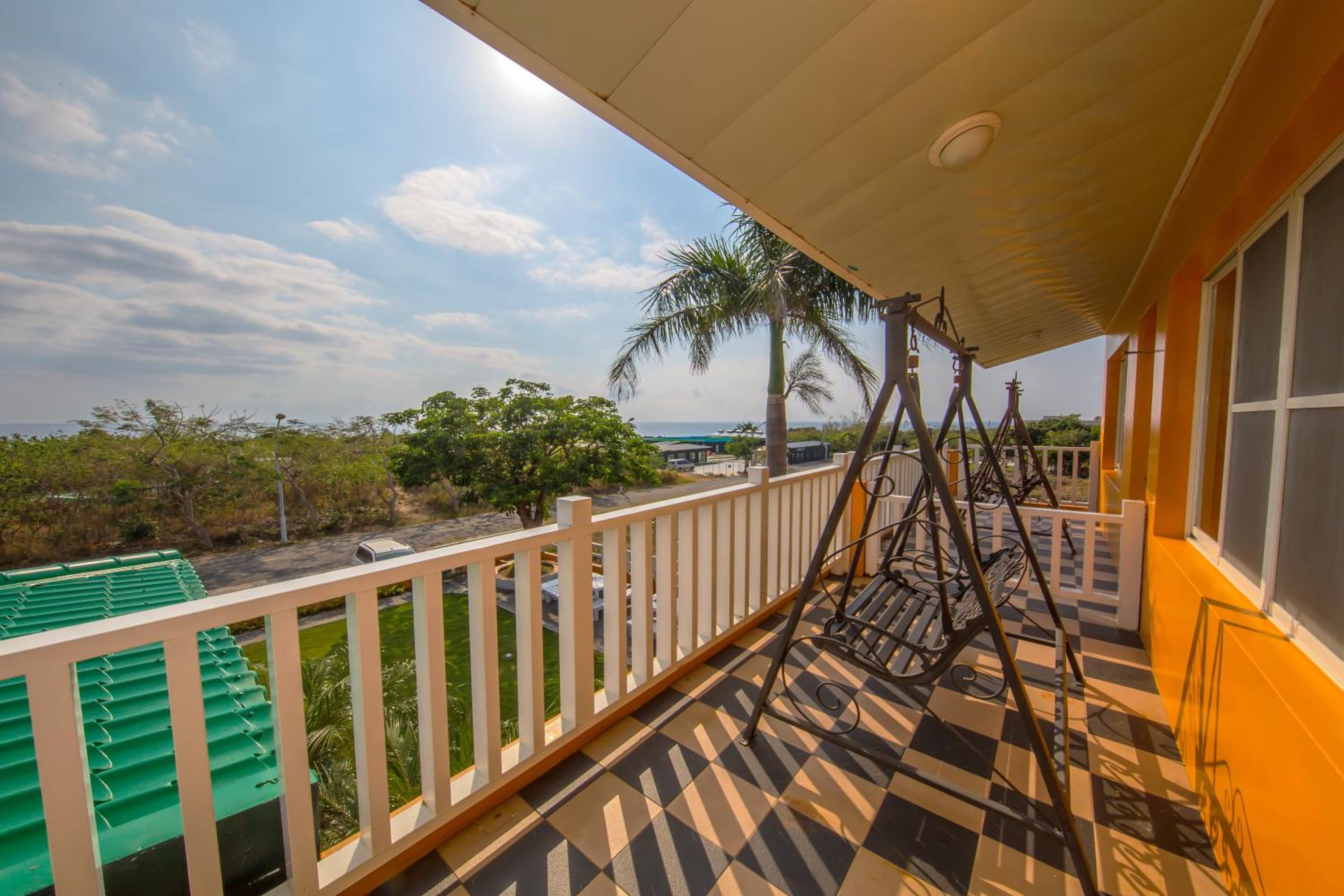 Deluxe Double Room with Balcony and Sea View photo 3