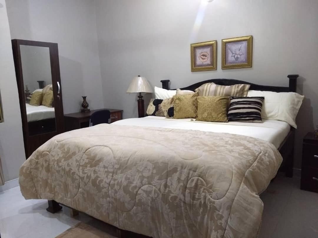 Deluxe Family Suite