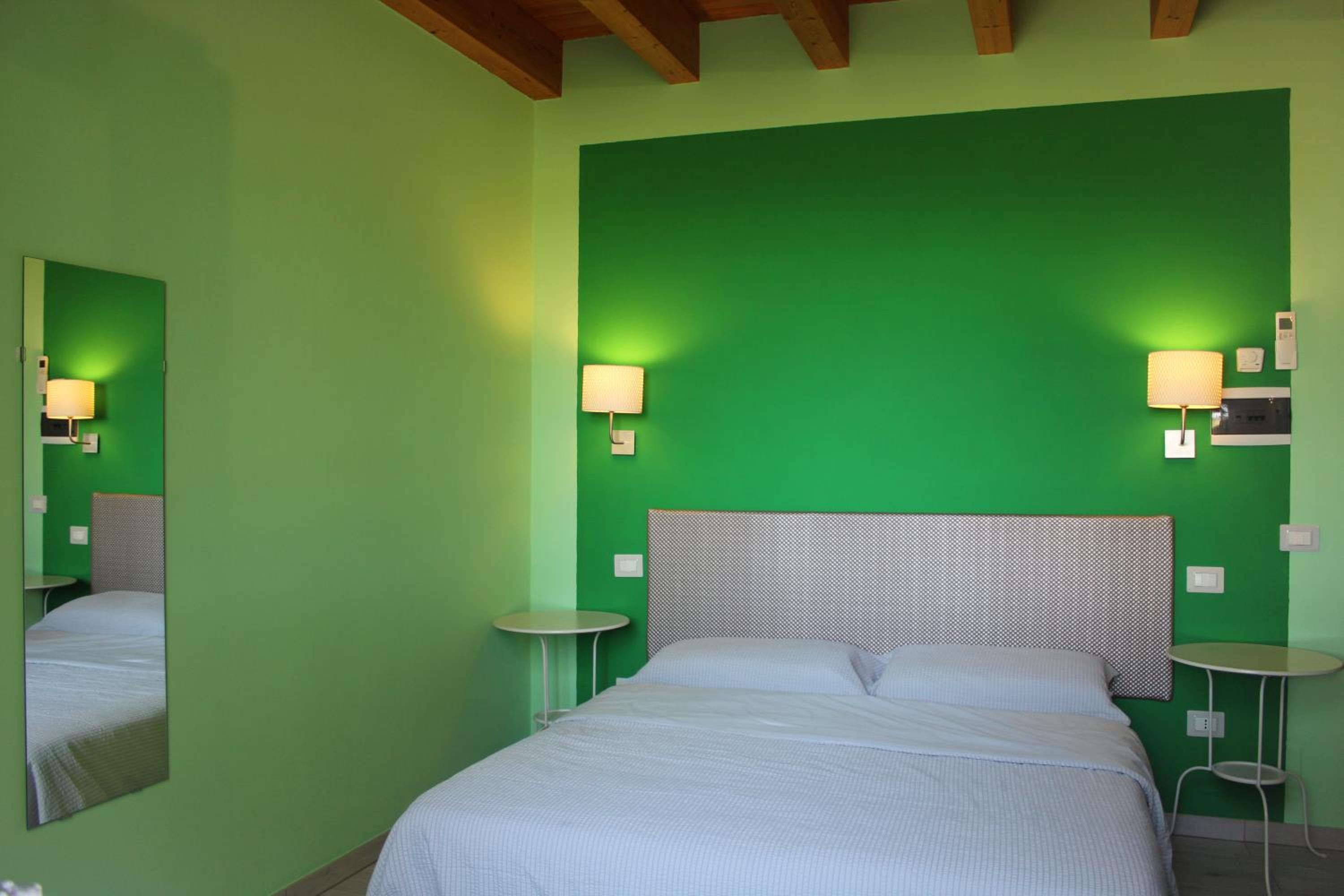 Large Single Room photo 1