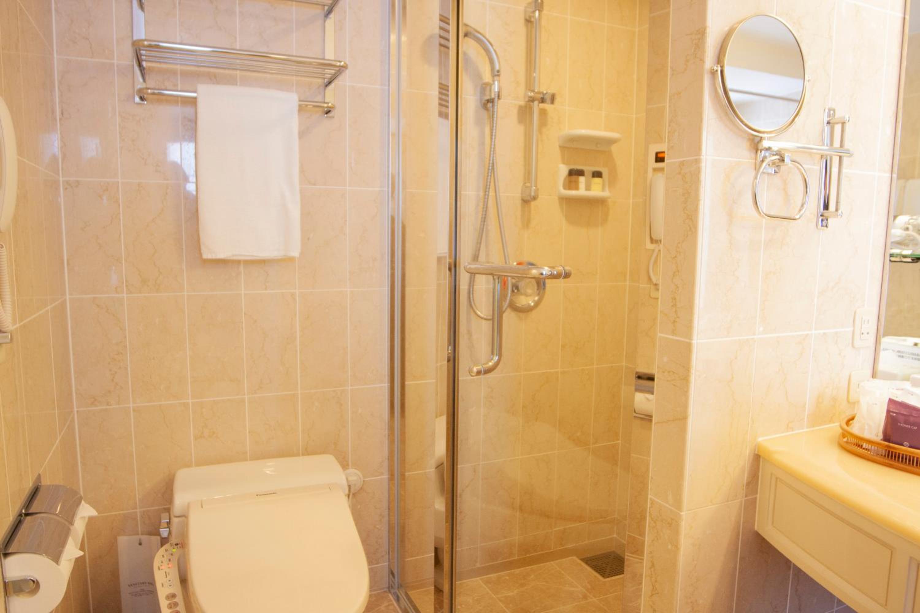 Superior Corner Triple Room - Non-Smoking - Photo 2