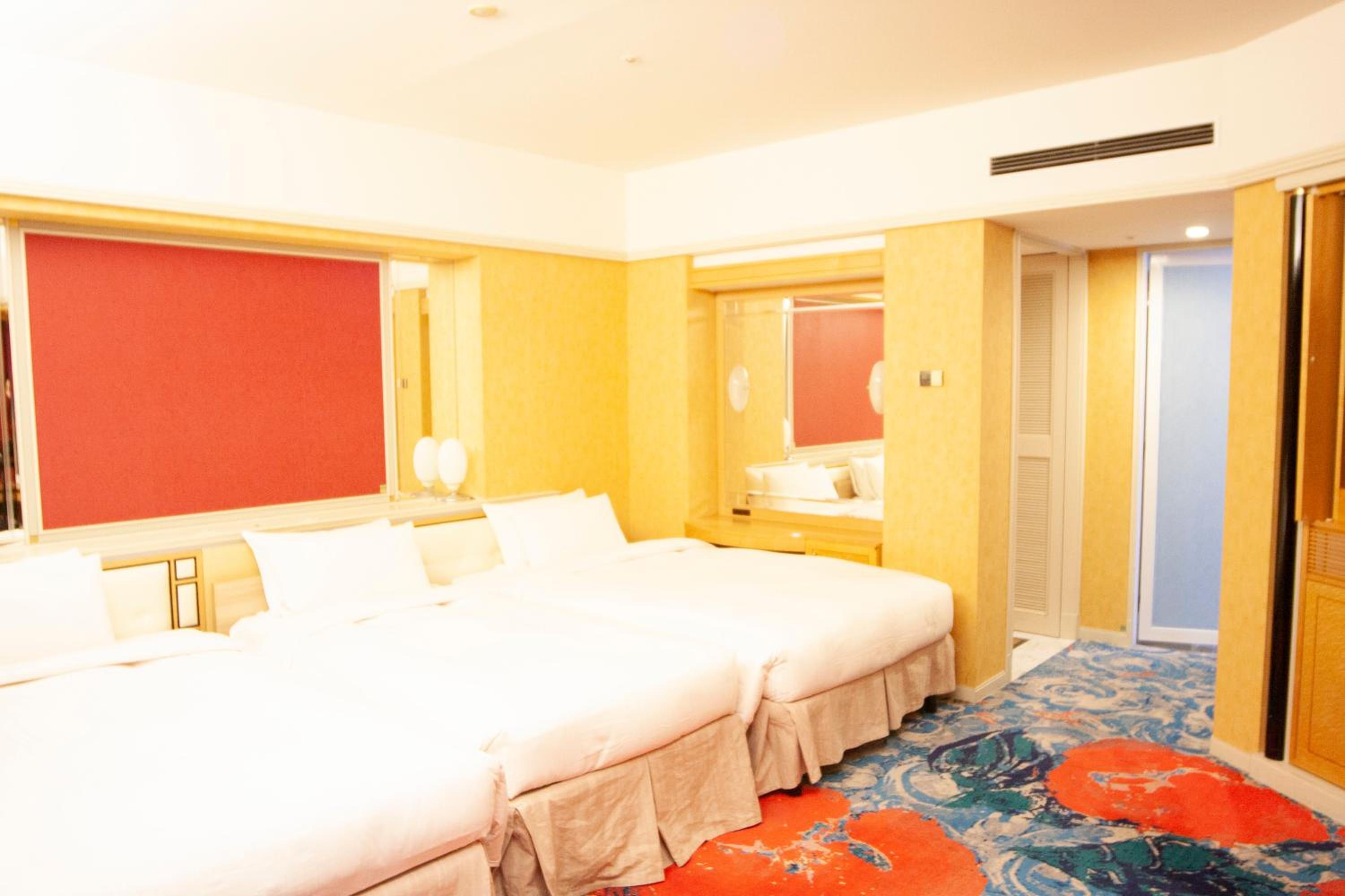 Superior Corner Triple Room - Non-Smoking - Photo 5