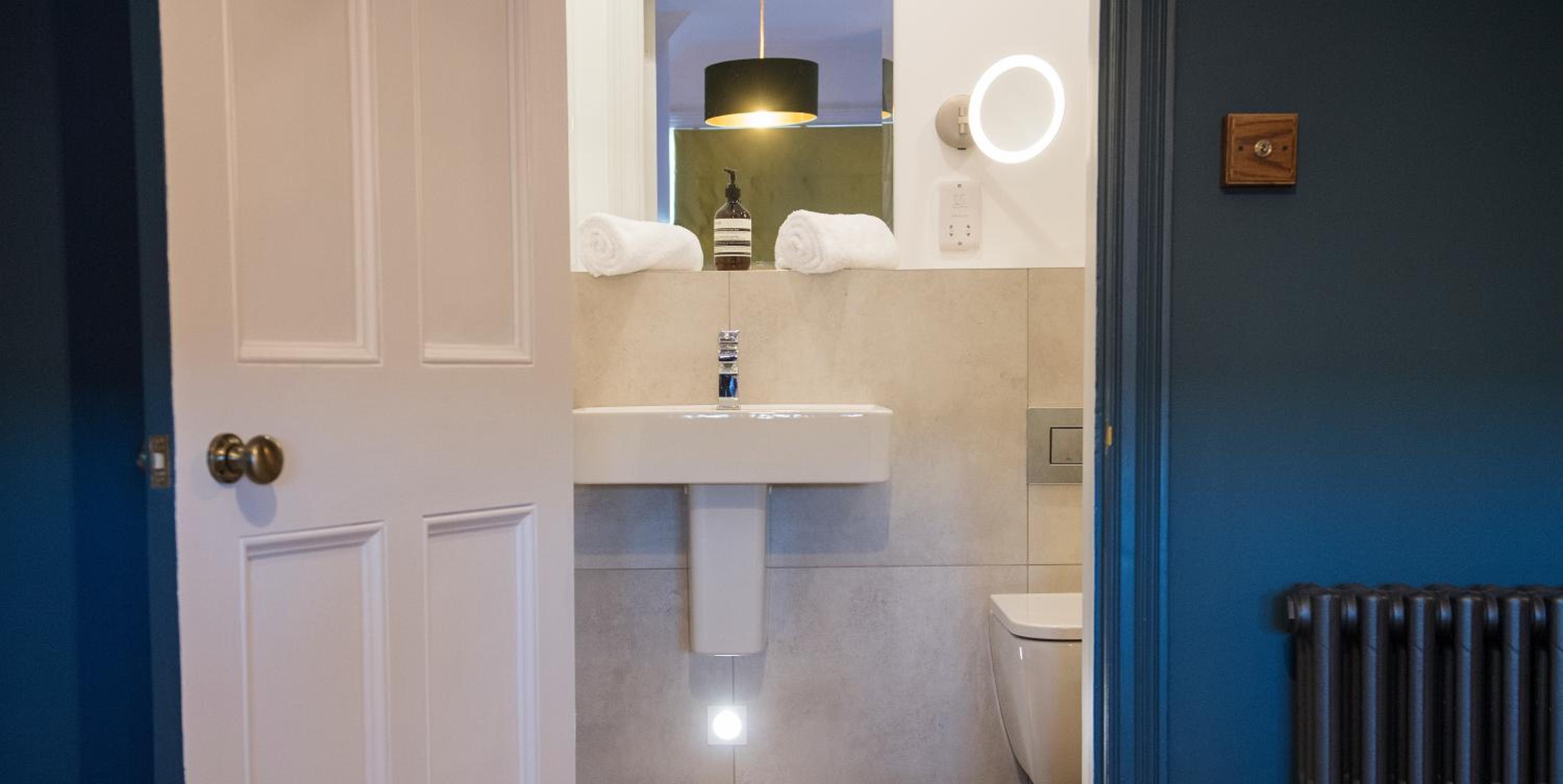 Standard Double Room - Photo 4