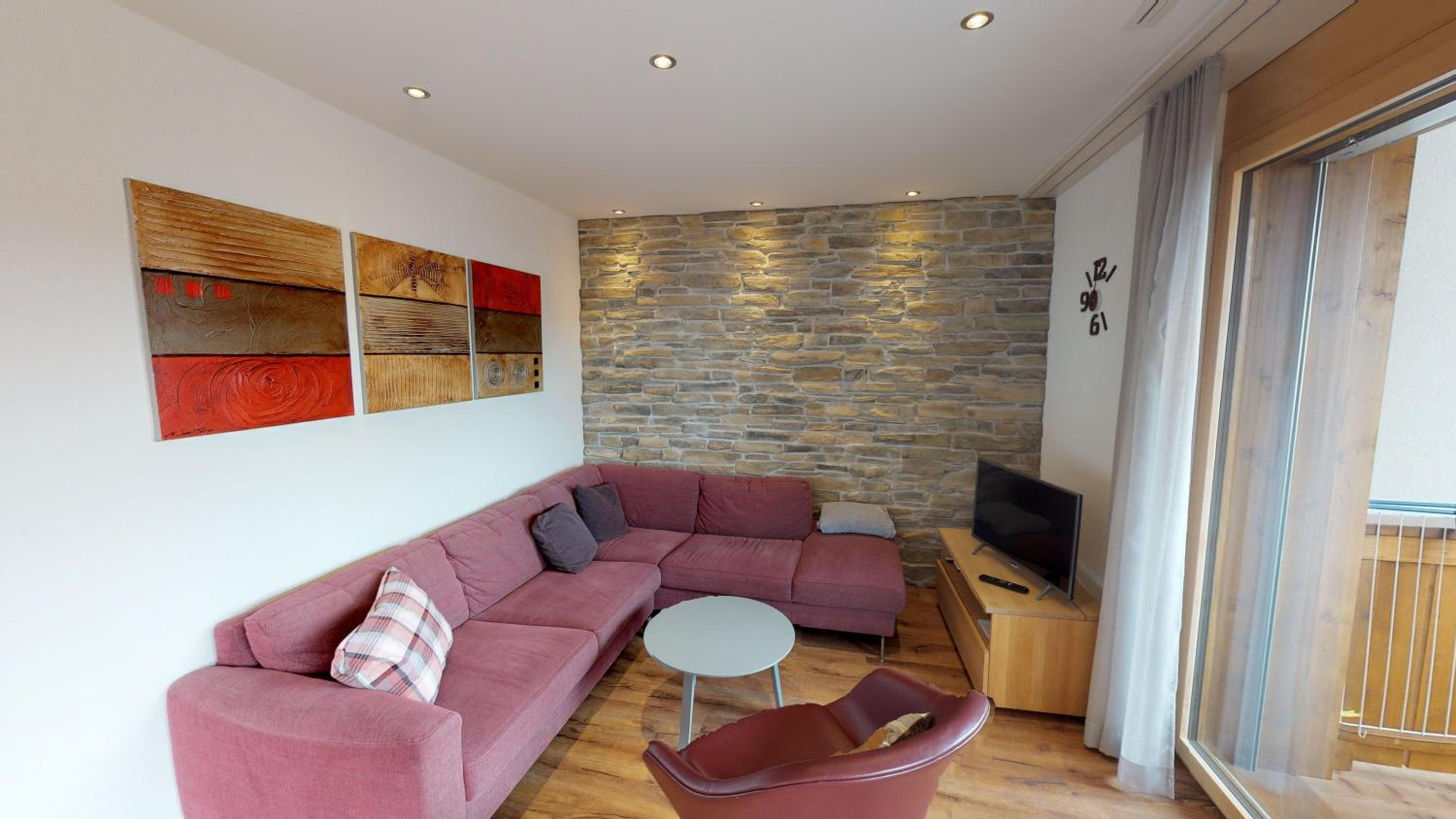 Three-Bedroom Apartment photo 2