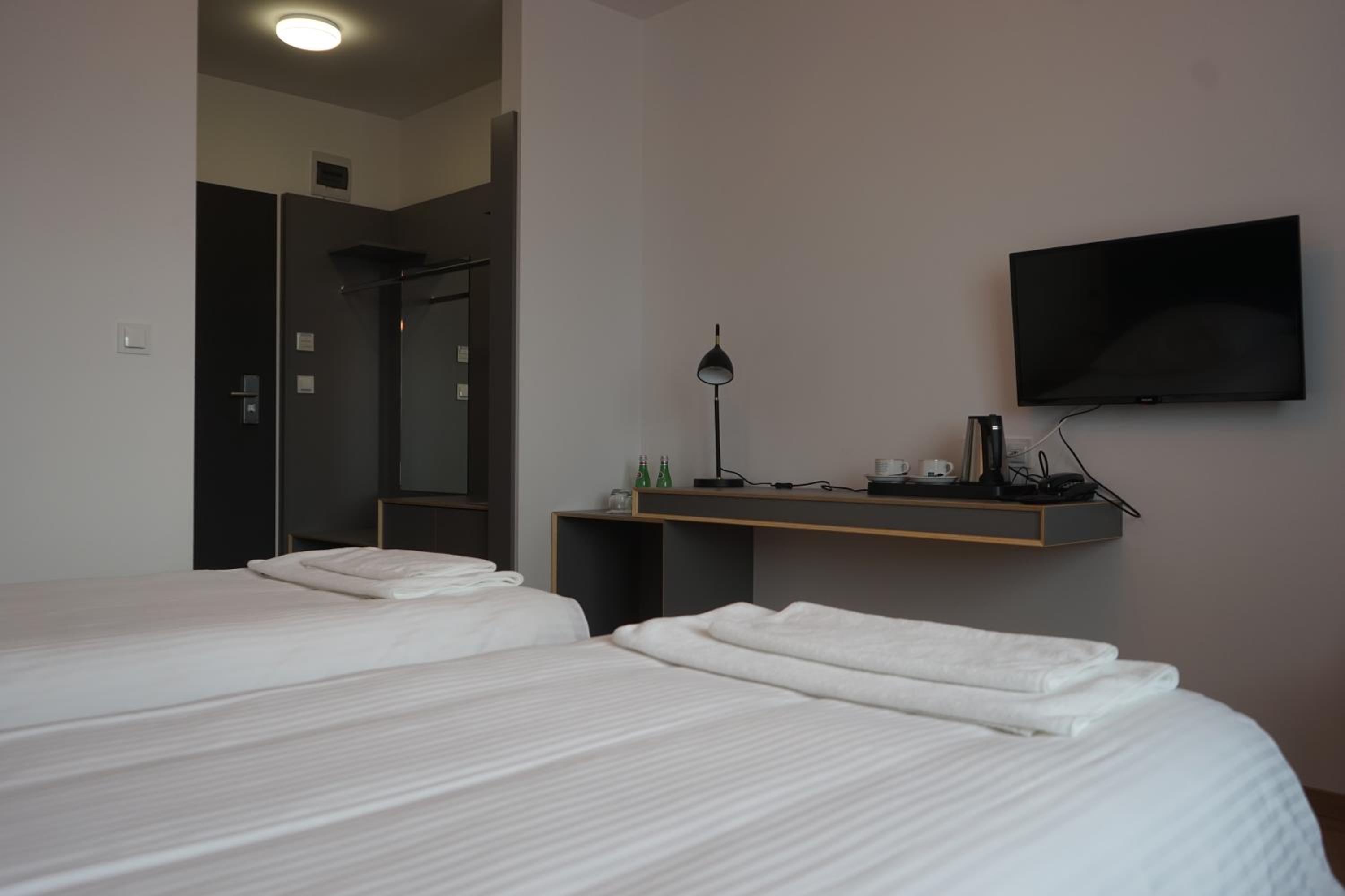 Single Room photo 2