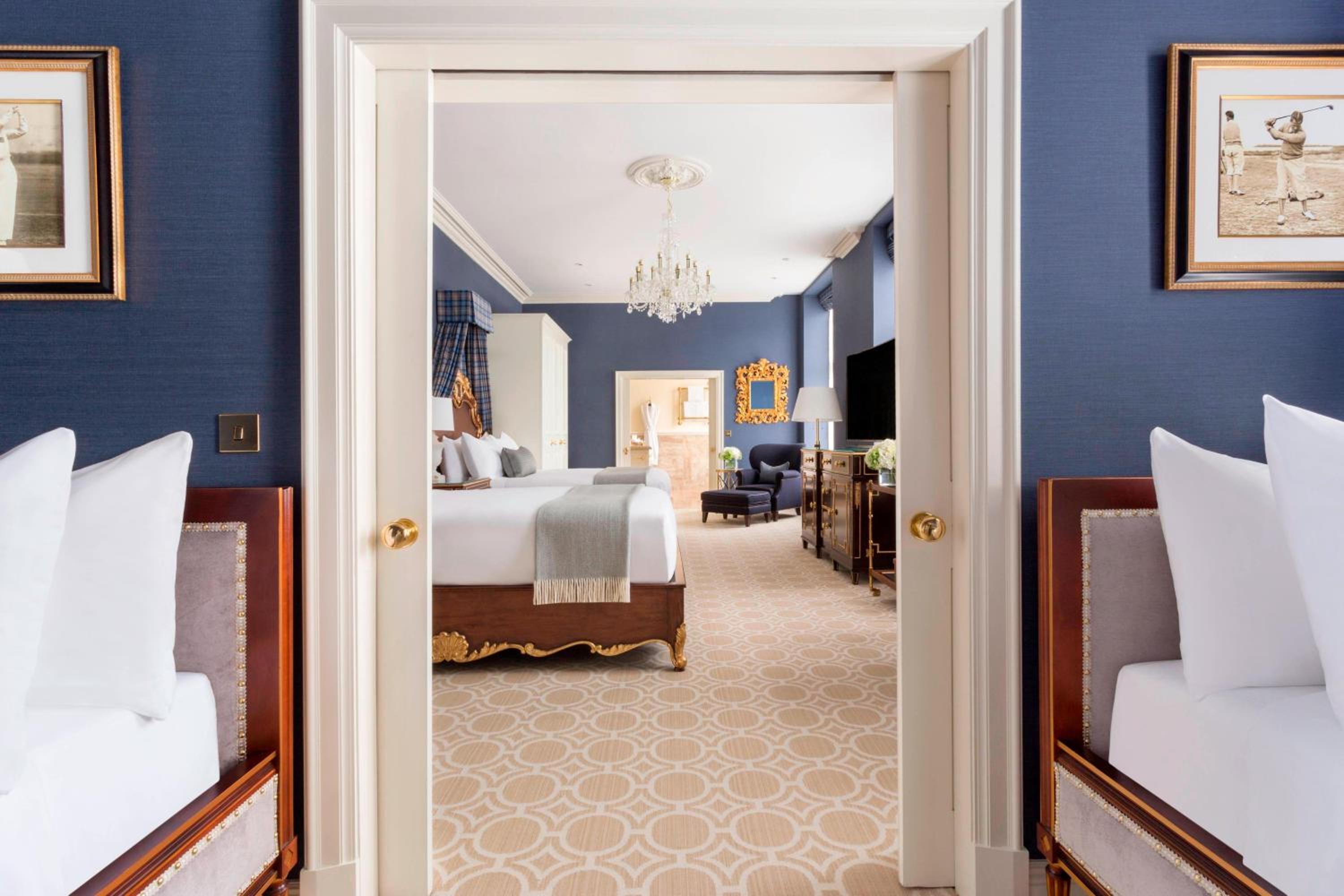 Deluxe Family Room - Photo 1