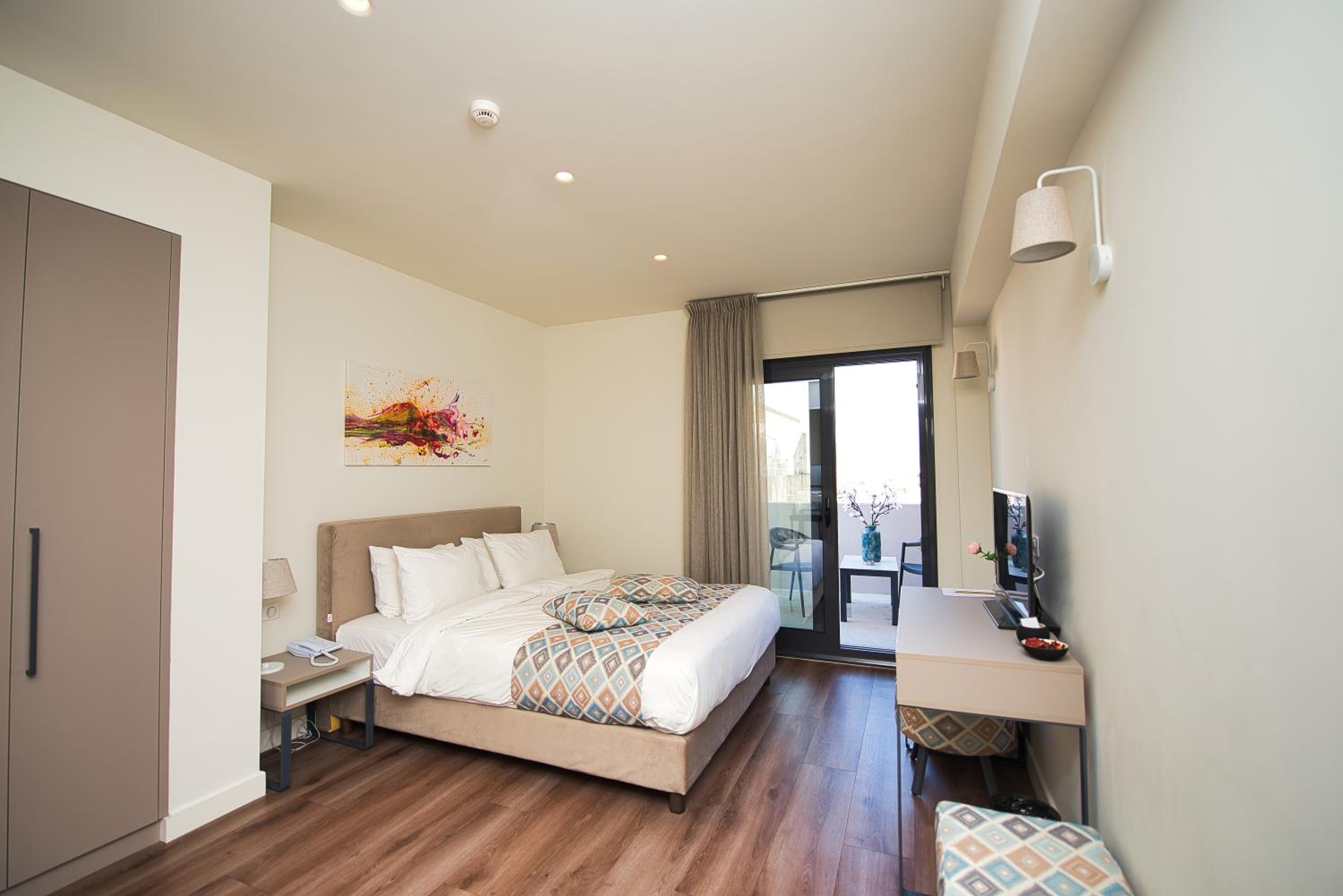 Superior Room with Balcony and Acropolis View photo 3