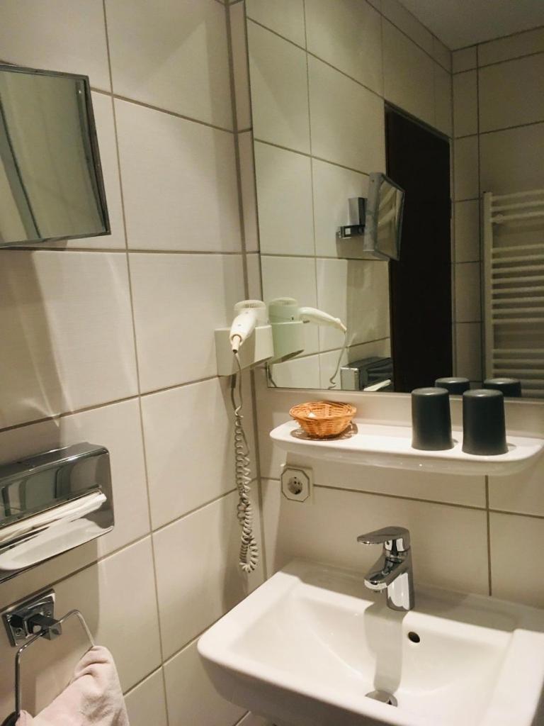 Double Room with Private Bathroom photo 3