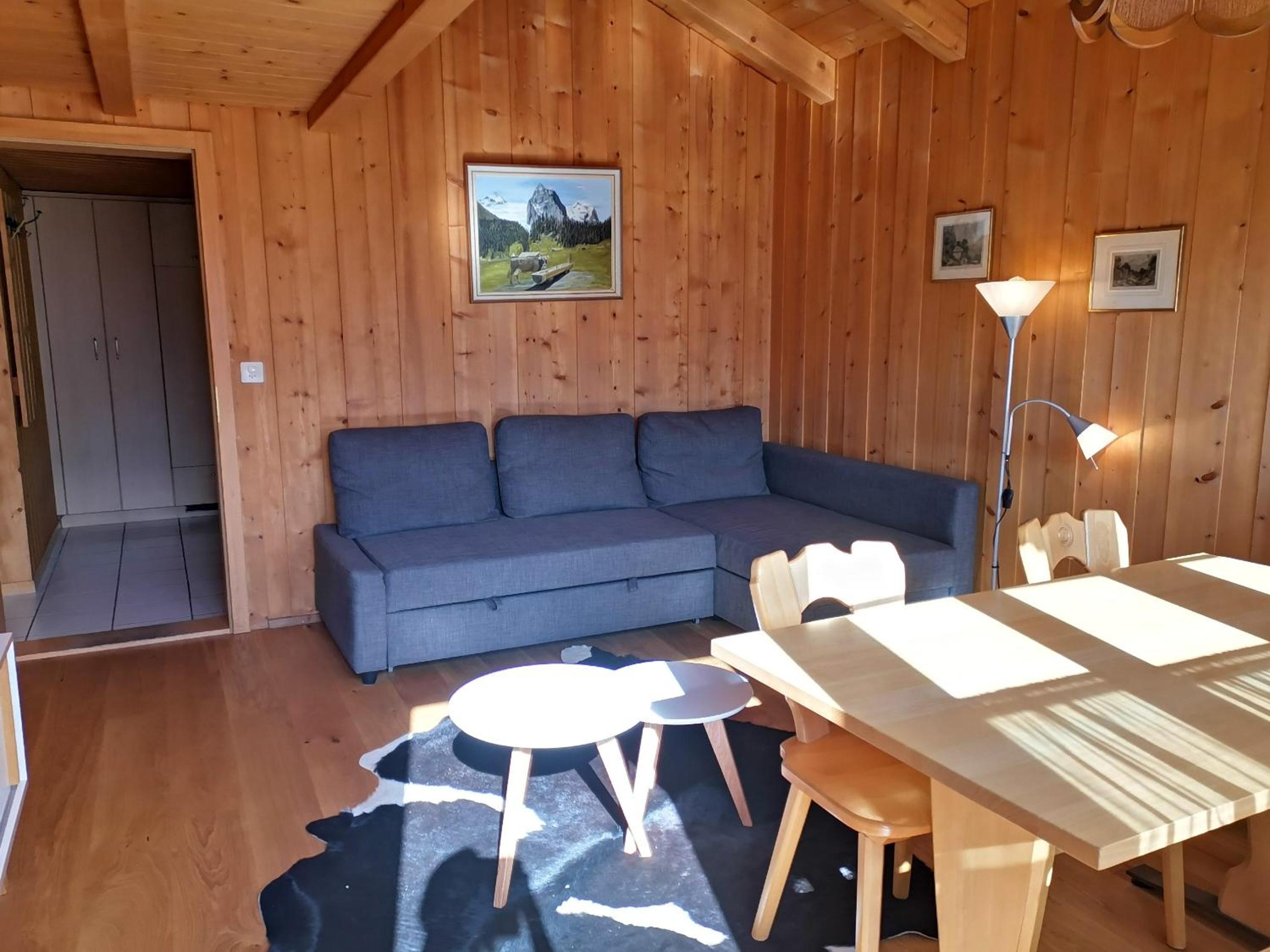 Apartment with Mountain View
