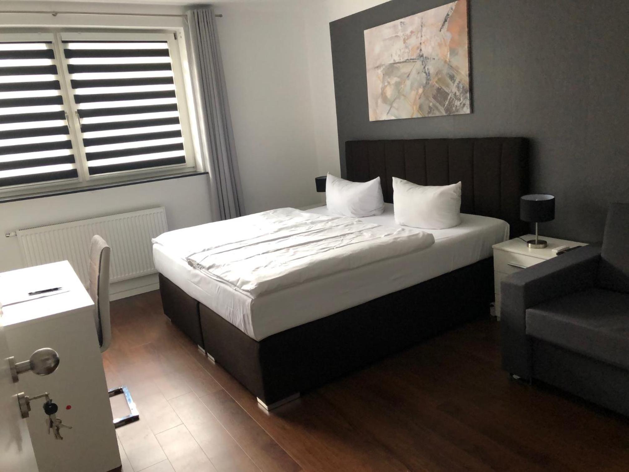 Double Room - Photo 5