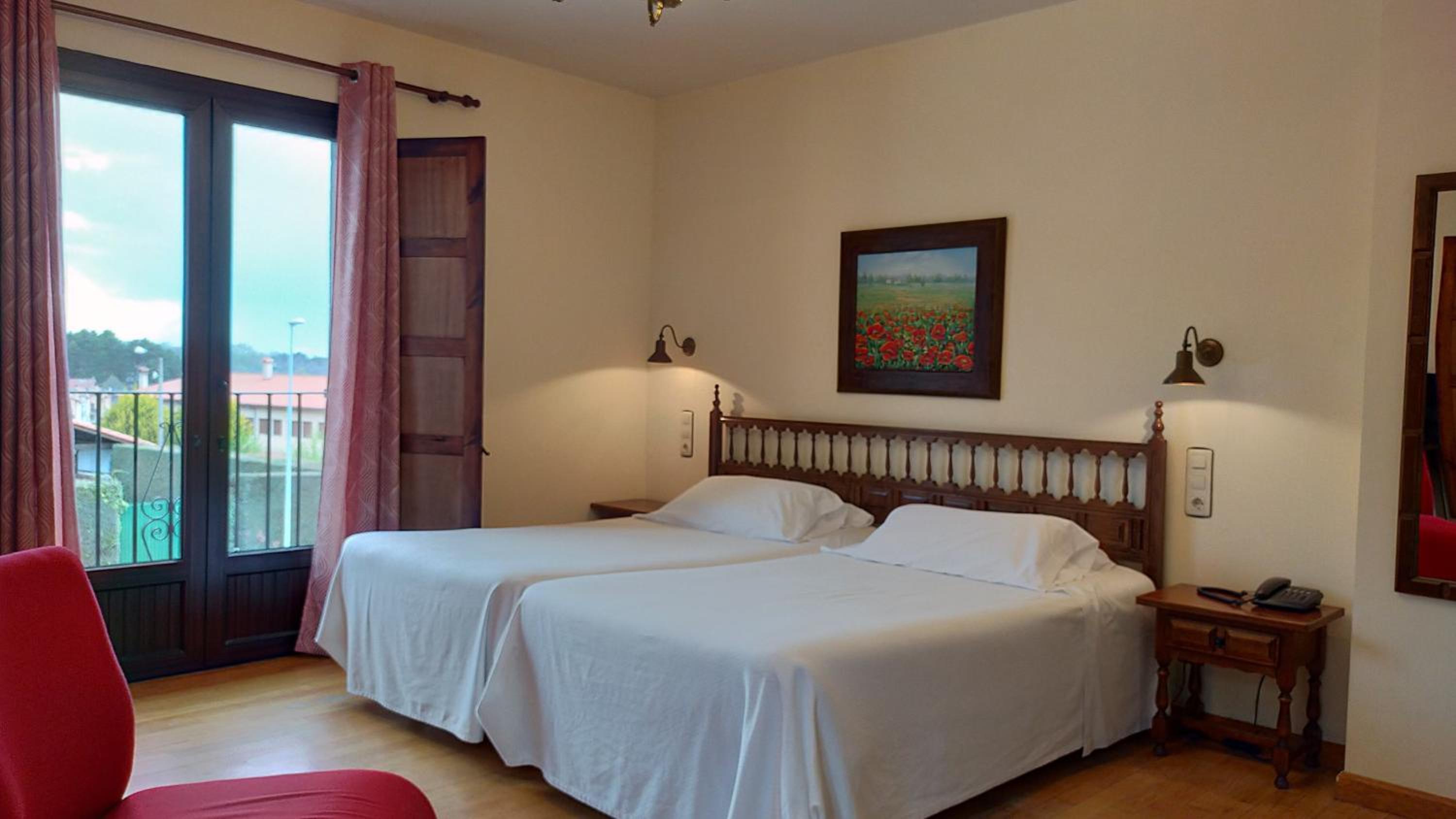 Double or Twin Room with Bathroom photo 2