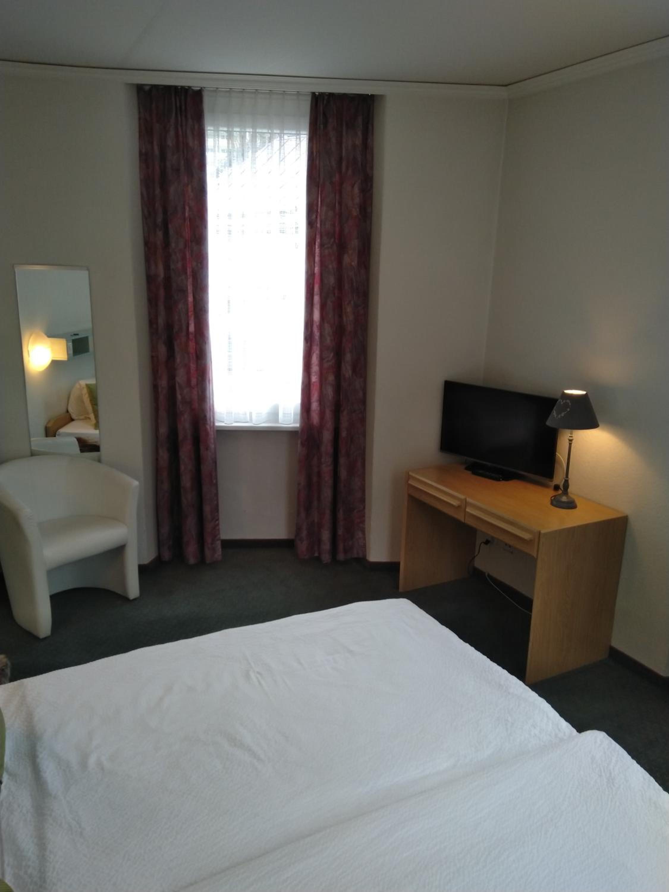 Standard Double Room - Photo 5