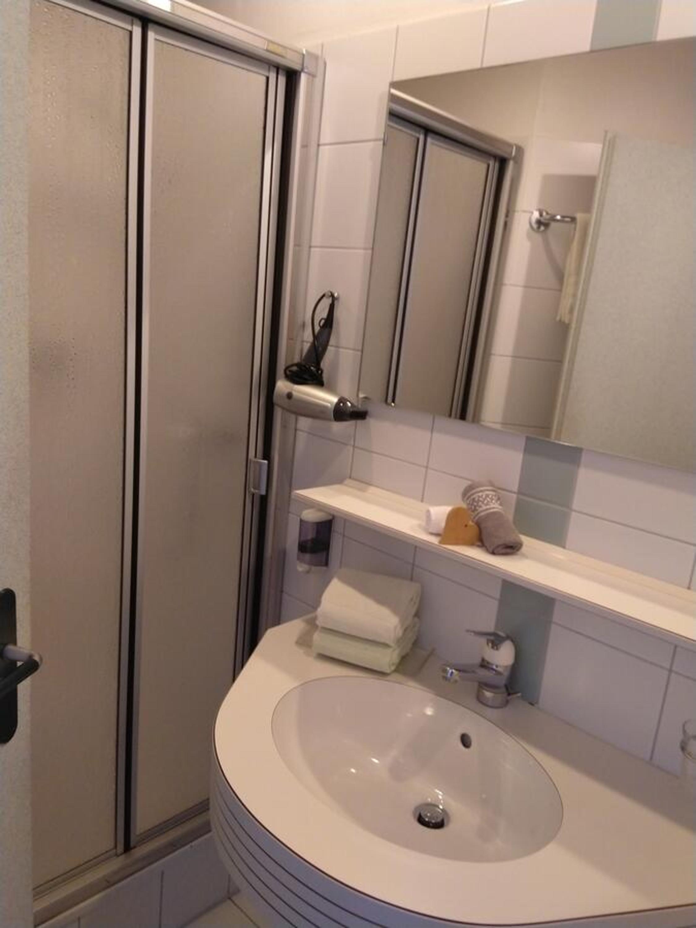 Budget Double Room photo 2