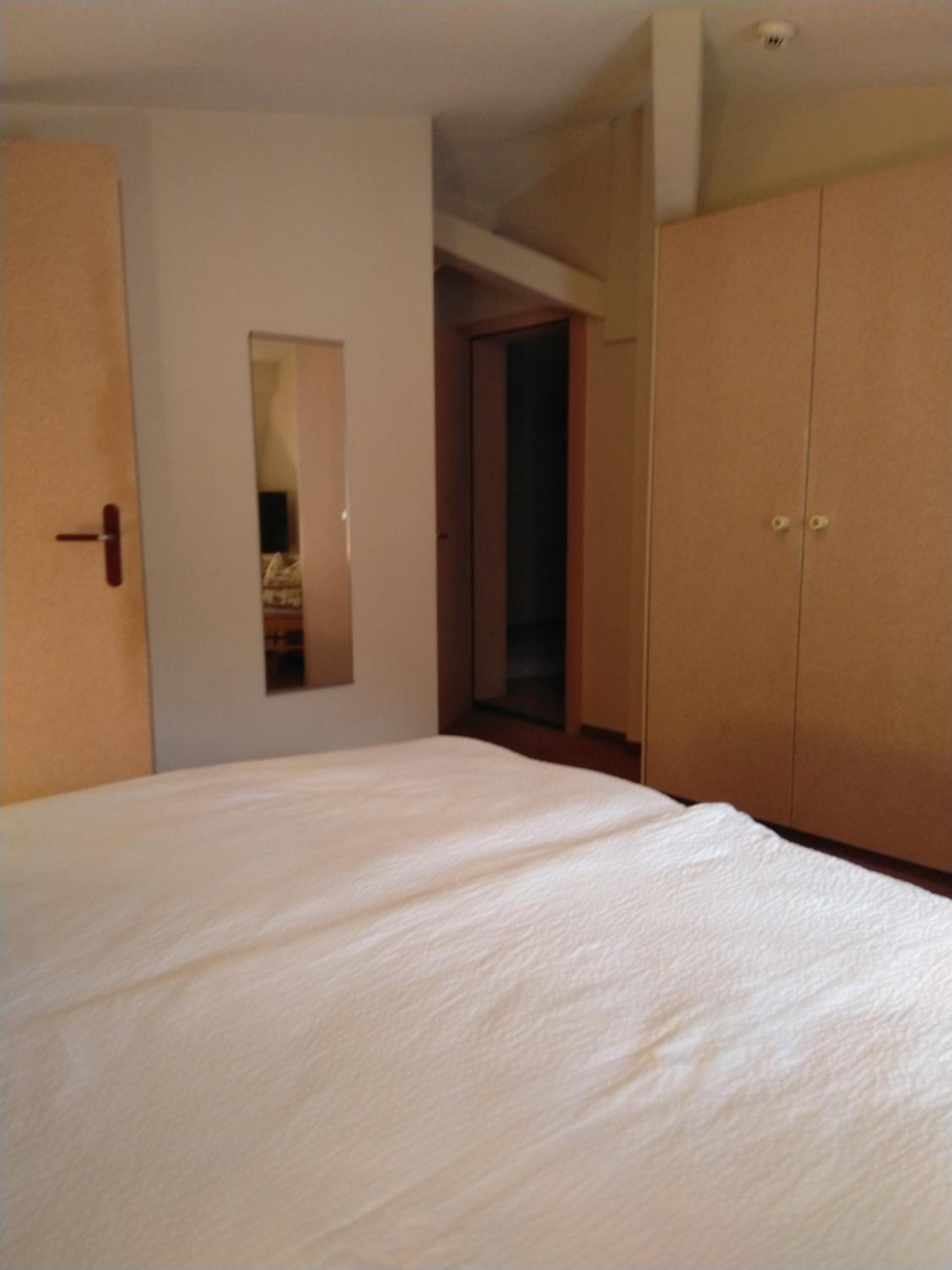 Standard Double Room - Photo 8