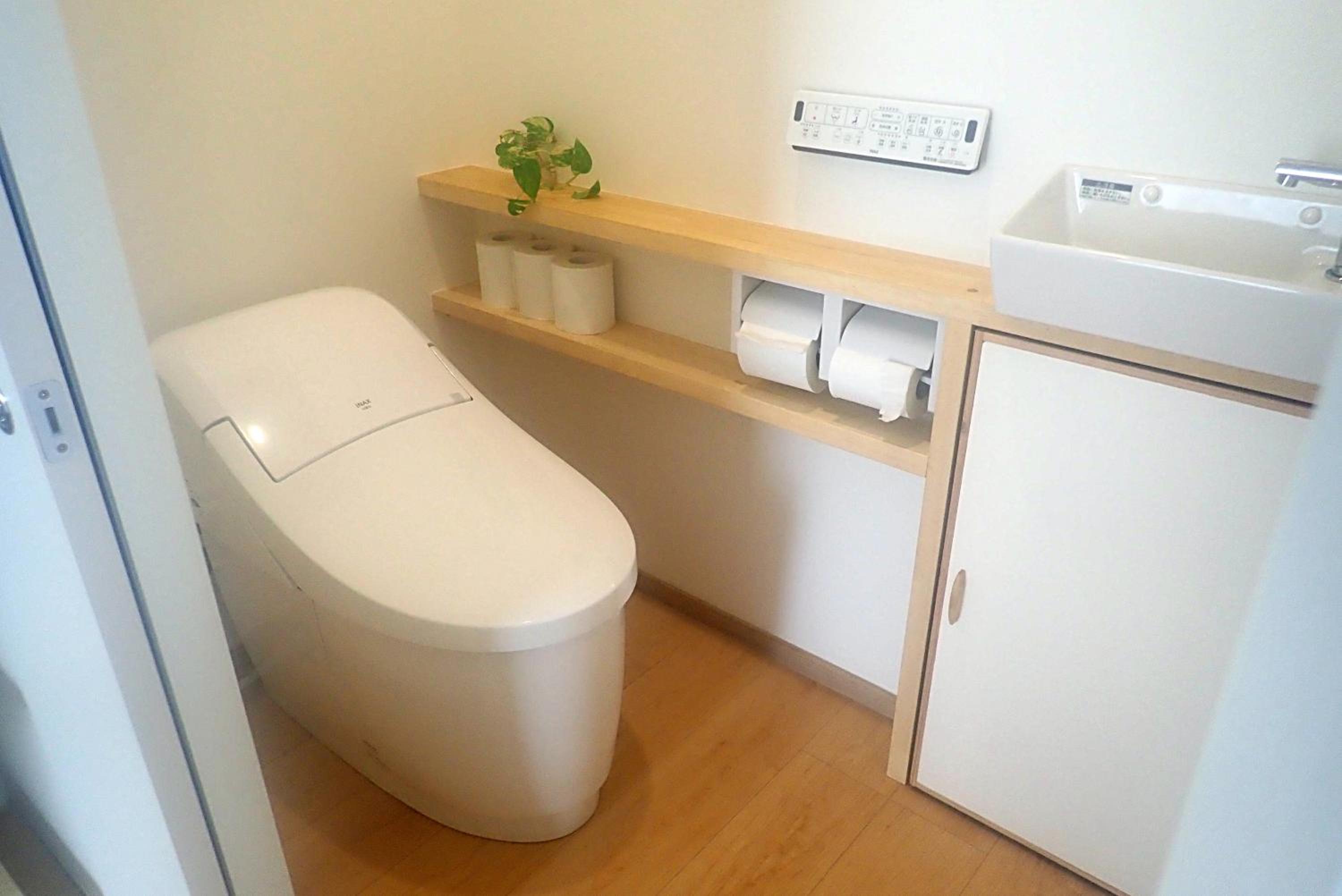 Single Room with Shared Shower and Toilet photo 2