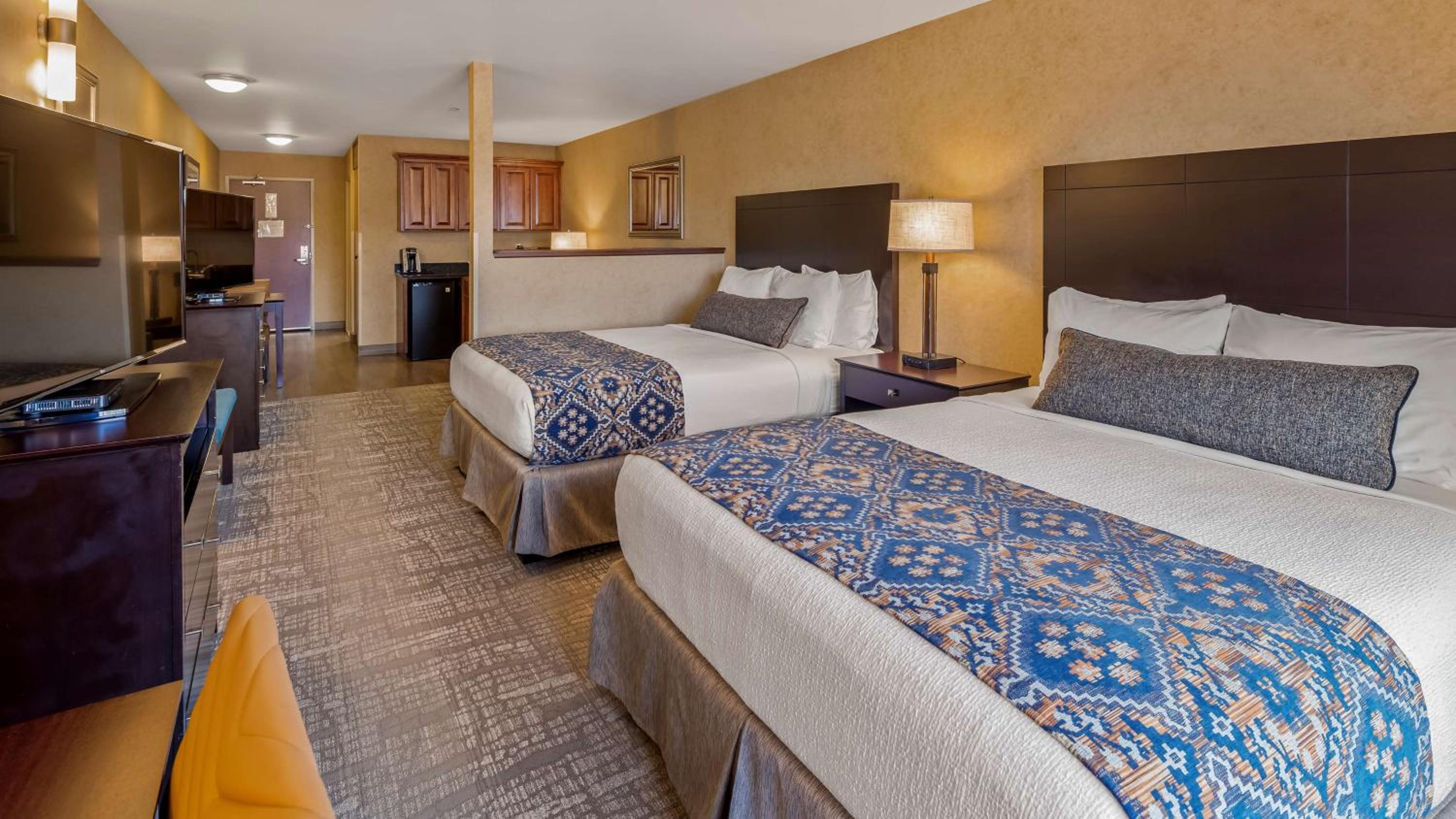Suite with Two Queen Beds and Communication Assistance - Photo 1