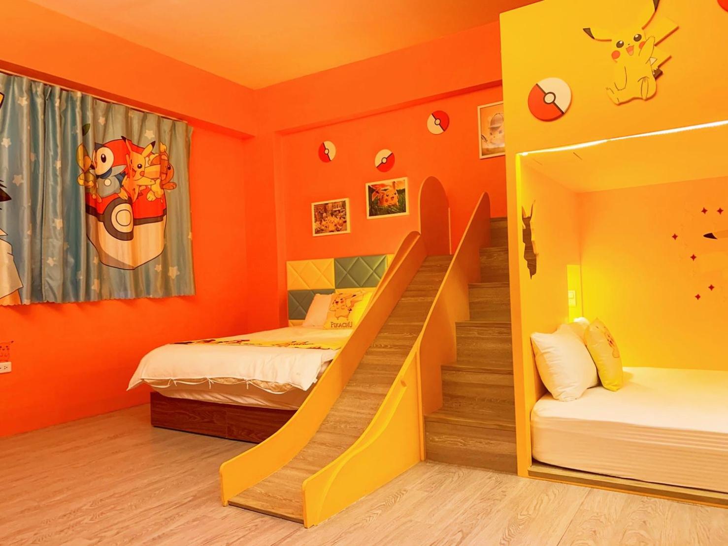 Deluxe Family Suite - Photo 8