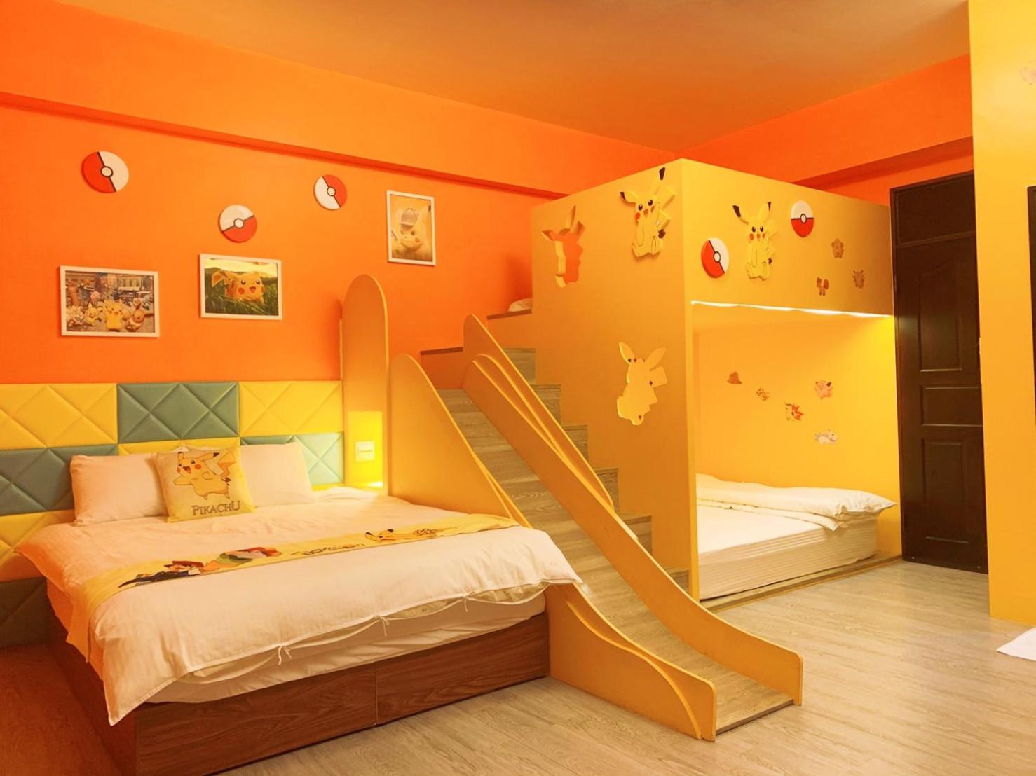 Deluxe Family Suite - Photo 9