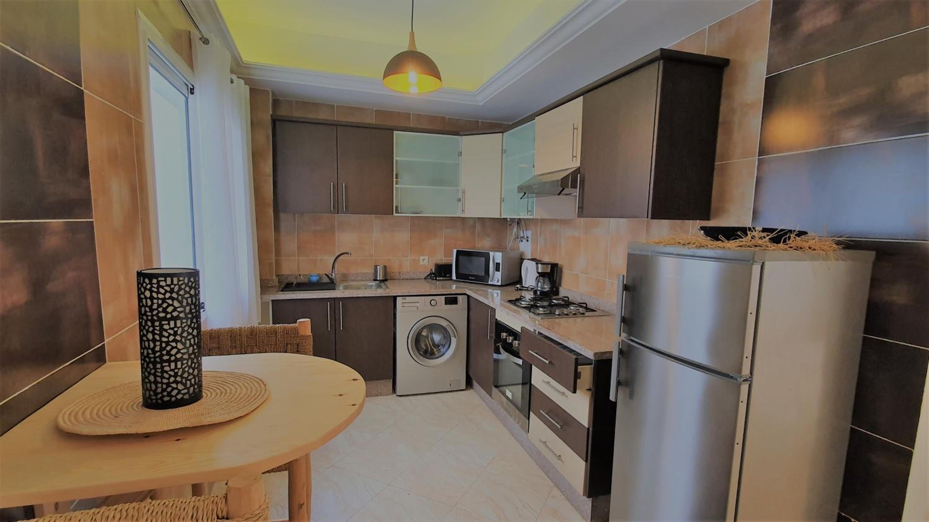 Apartment with Balcony - Photo 5