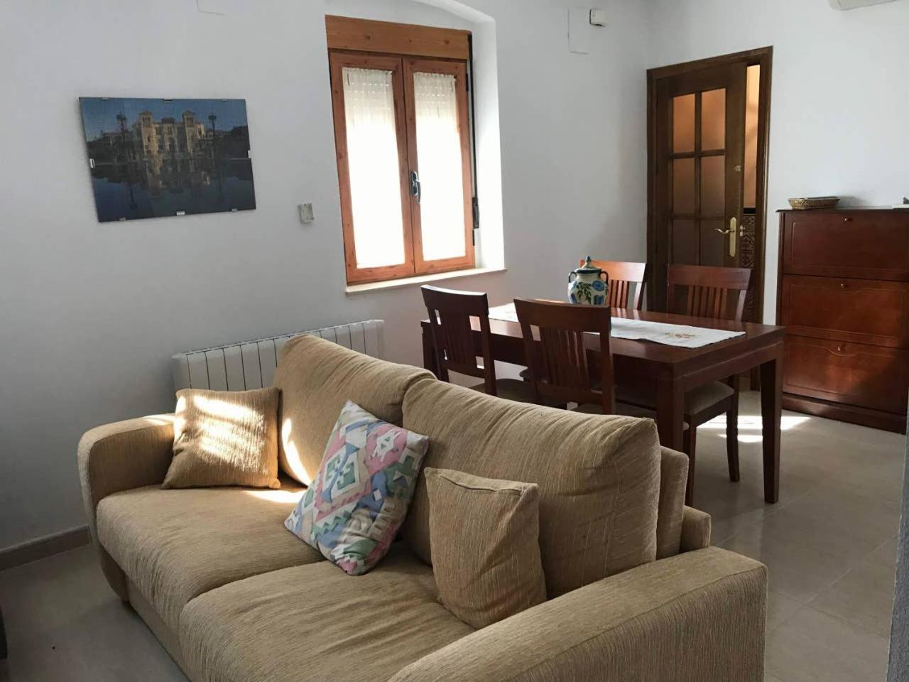 Casa de cuatro habitaciones