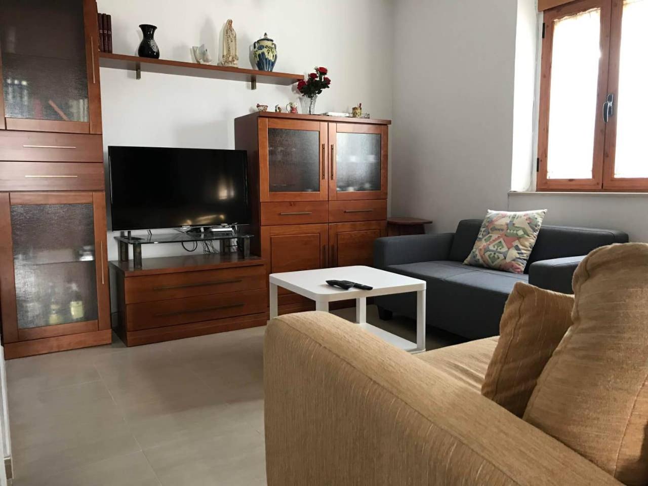 Four-Bedroom House photo 3