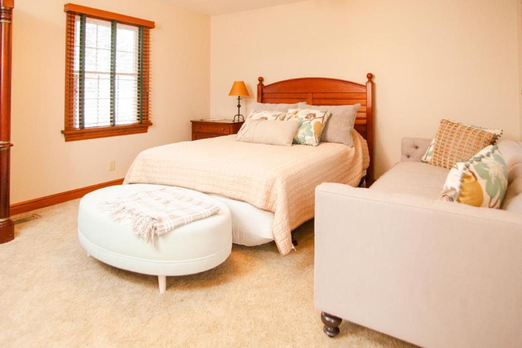 Queen Room photo 1