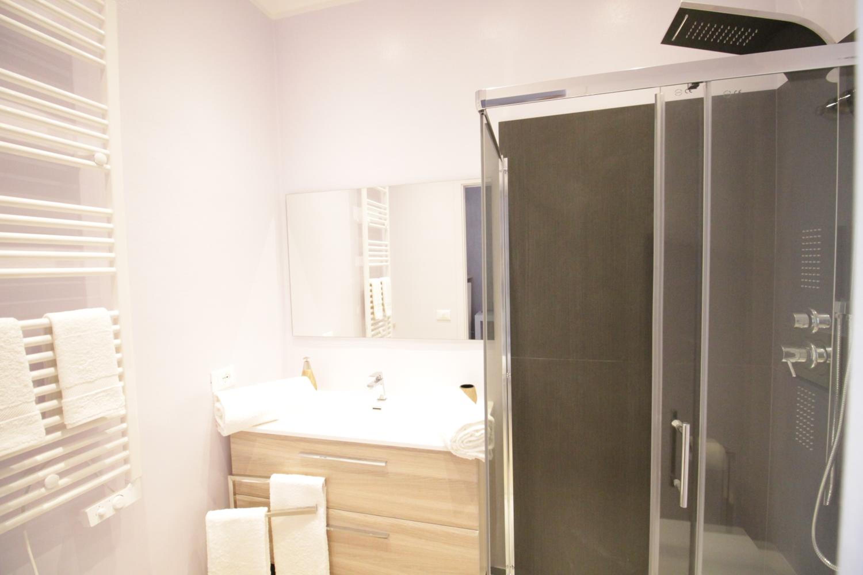 Deluxe Double Room - Photo 5