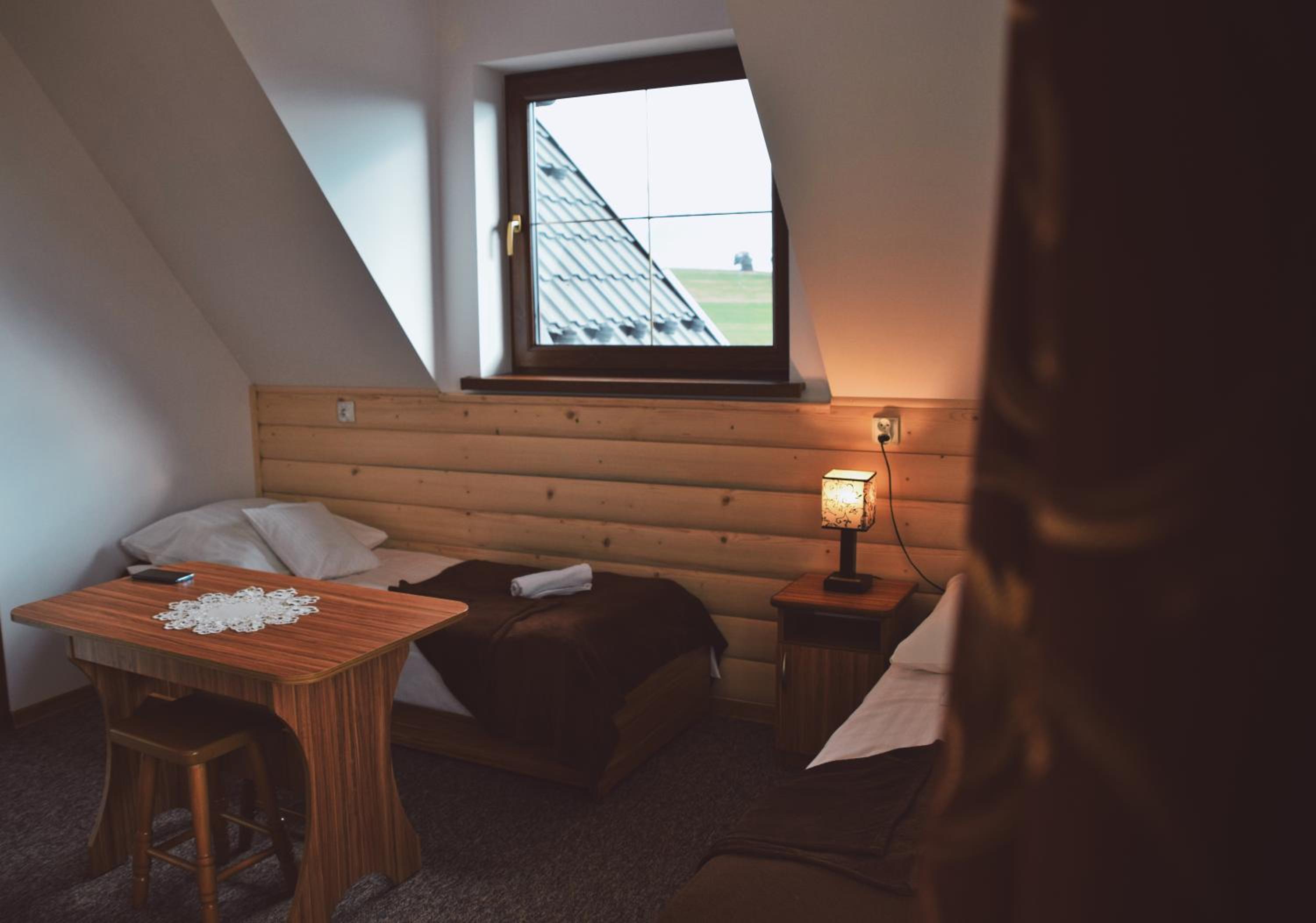 Quadruple Room with Private Bathroom and Mountain View photo 2