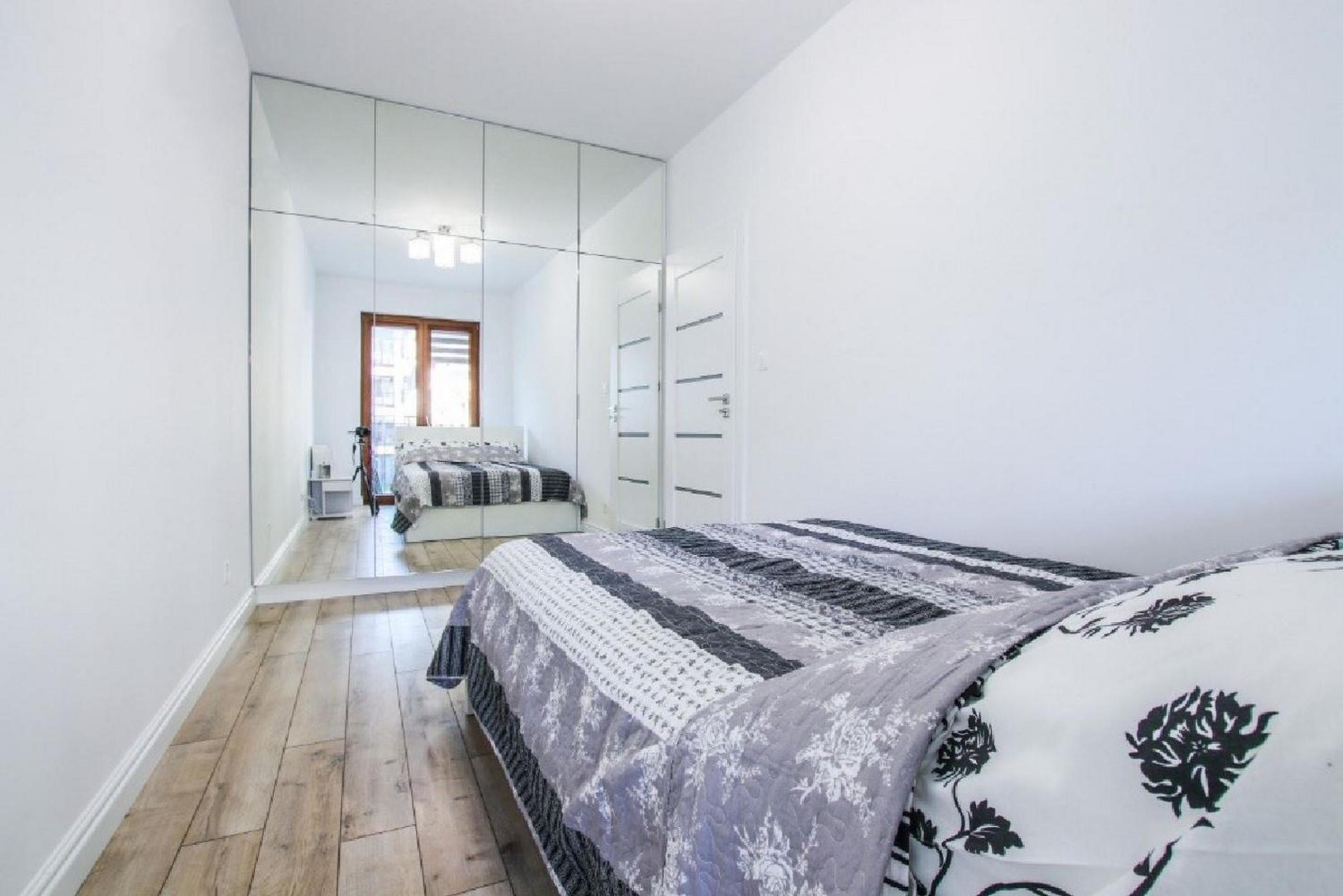 Two-Bedroom Apartment - Photo 2