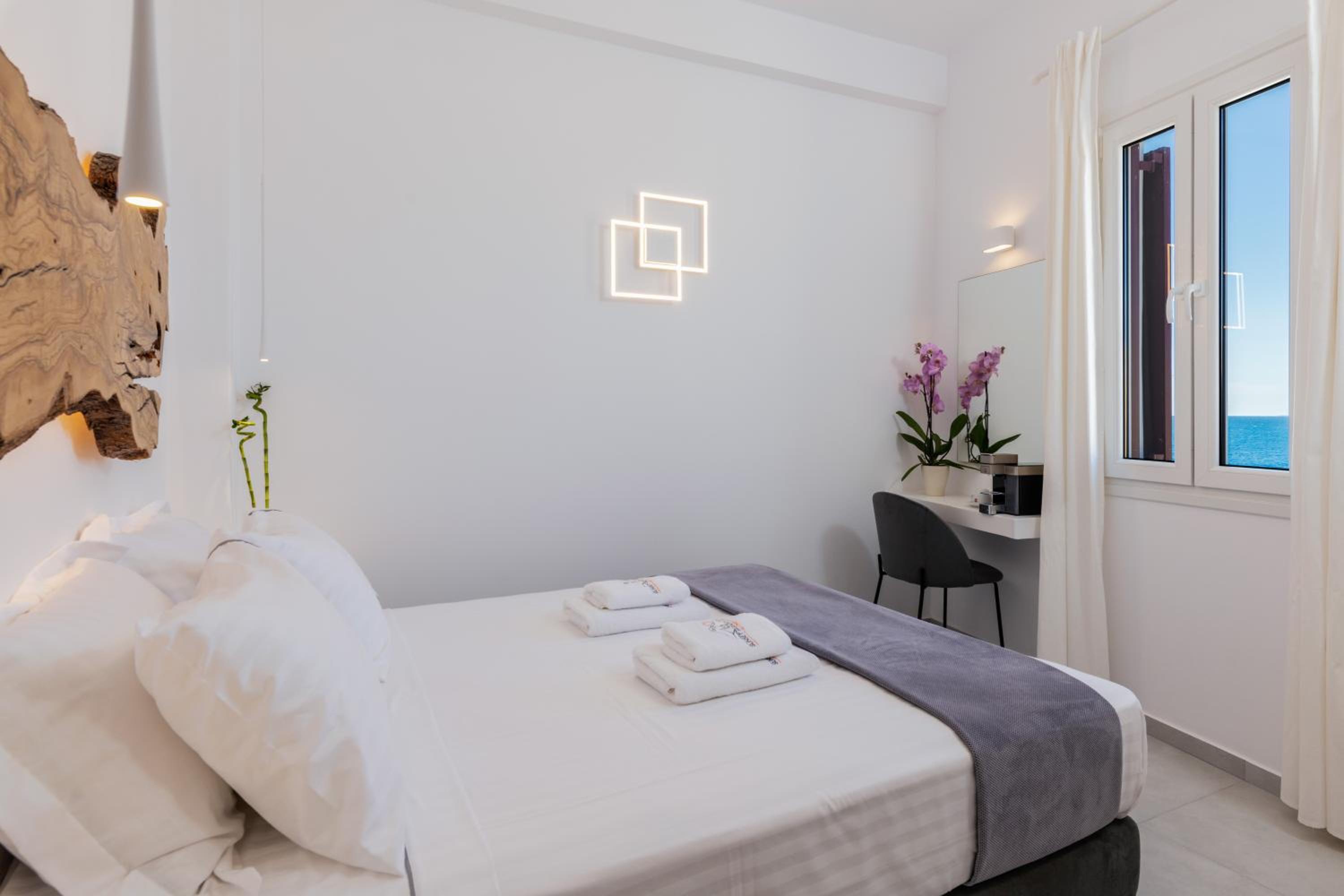 Double Room with View - Photo 3