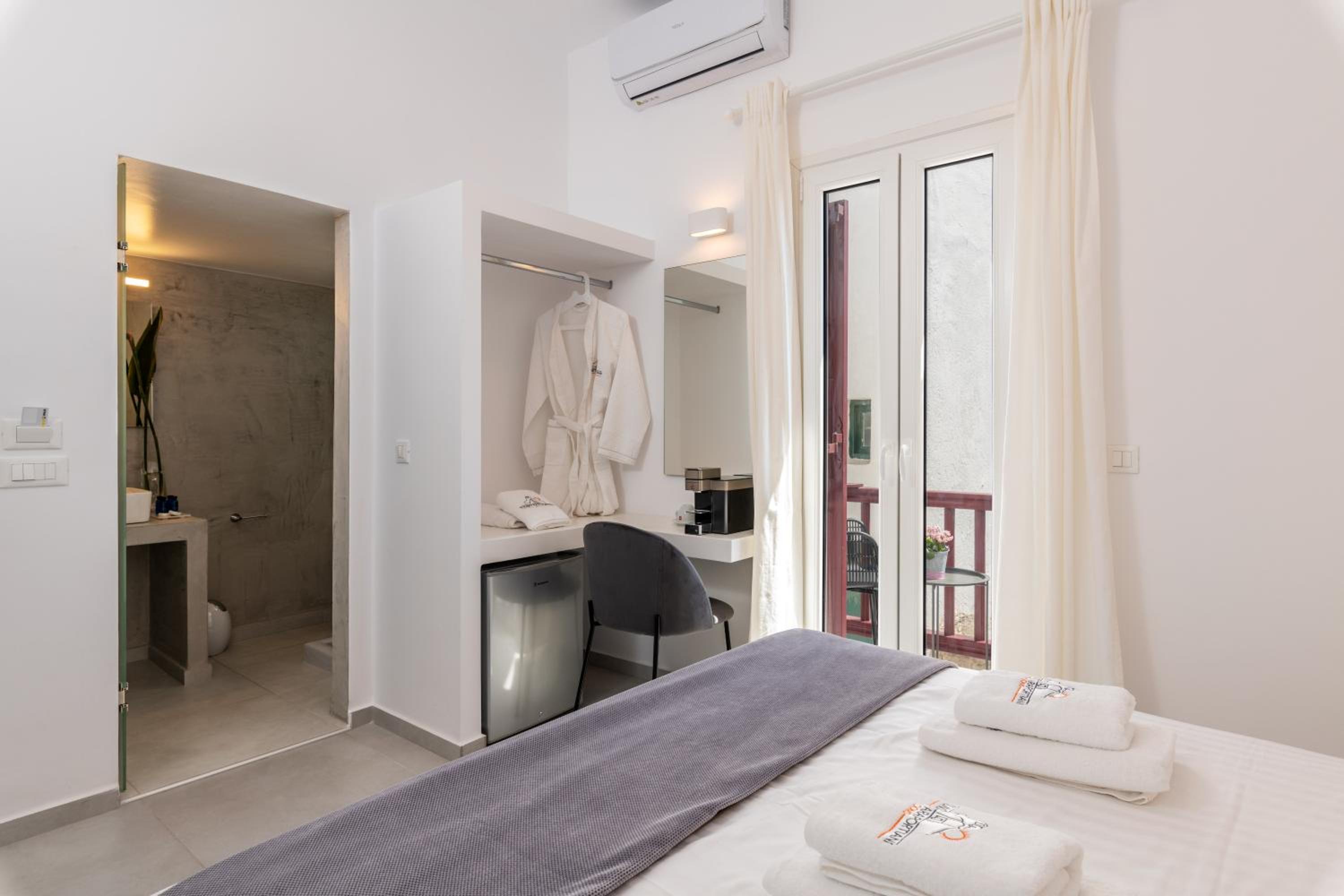 Double Room with View - Photo 7