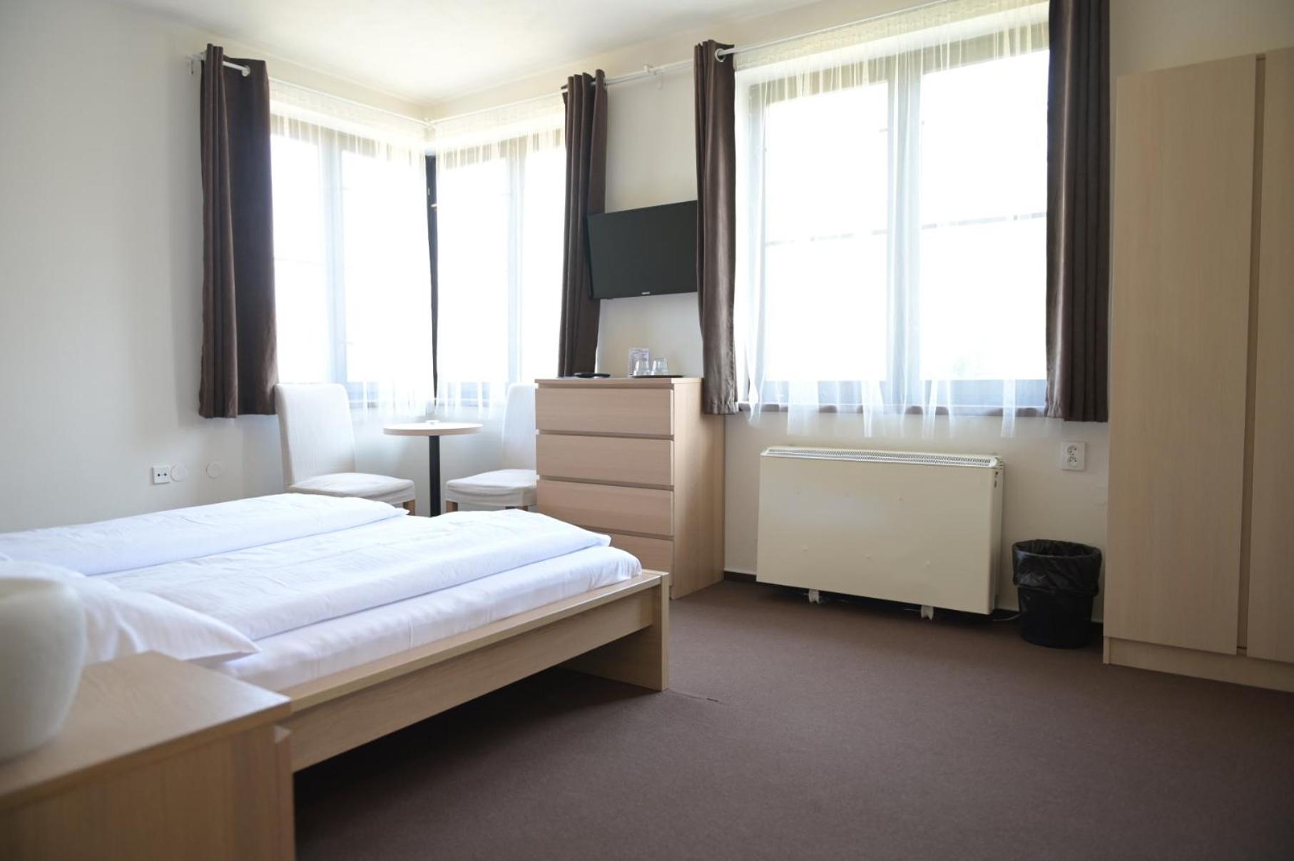 Standard Family Room photo 3