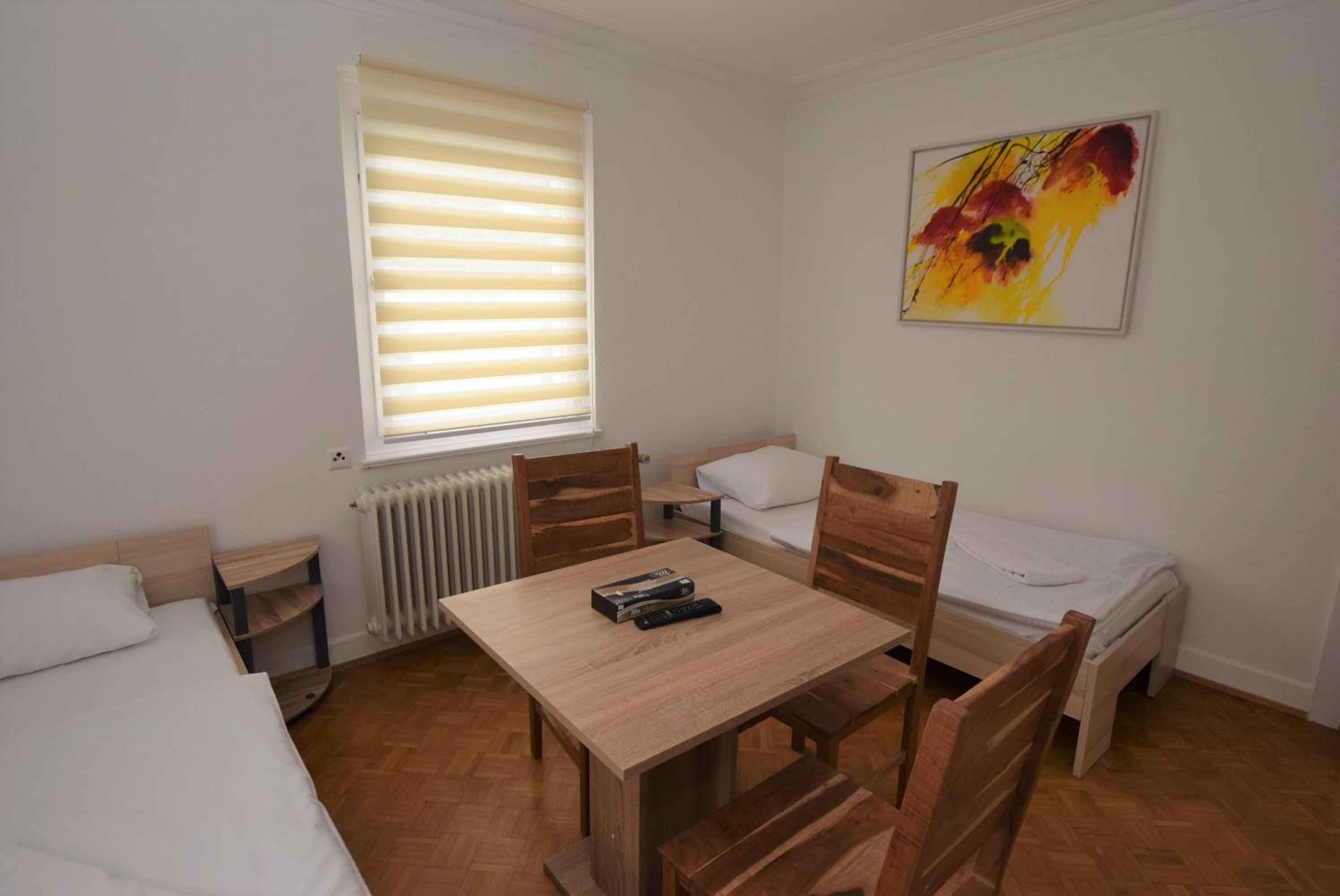 Basic Triple Room photo 1