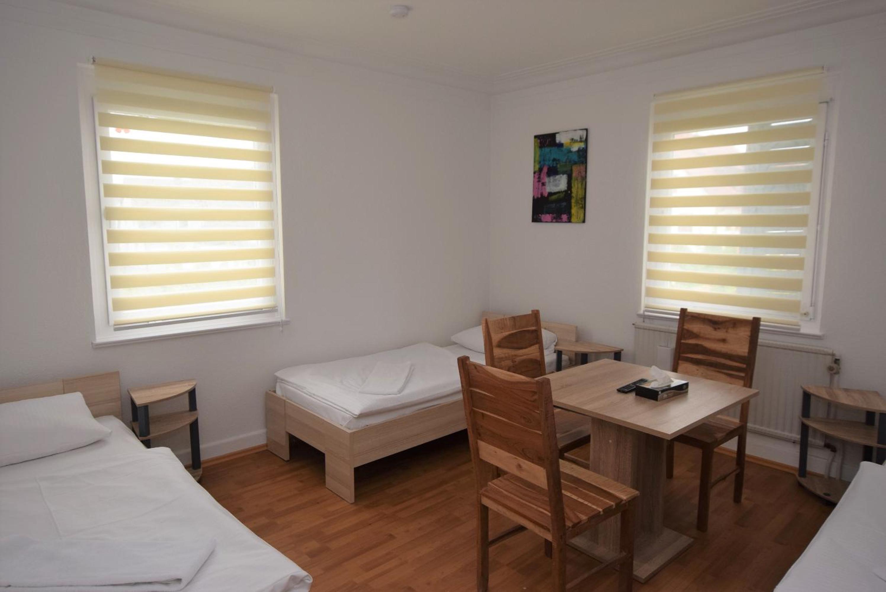 Basic Triple Room photo 2
