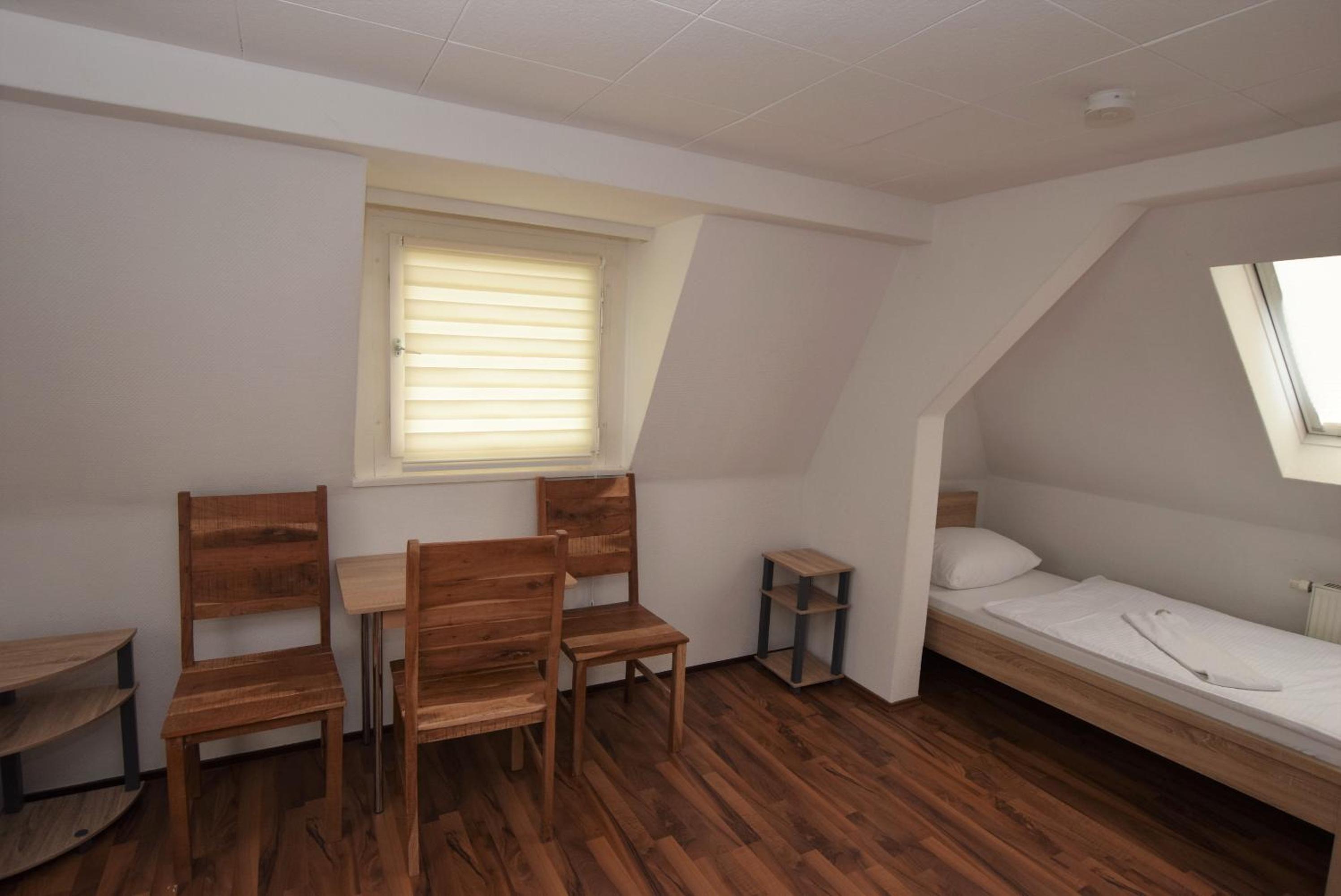 Basic Triple Room photo 1