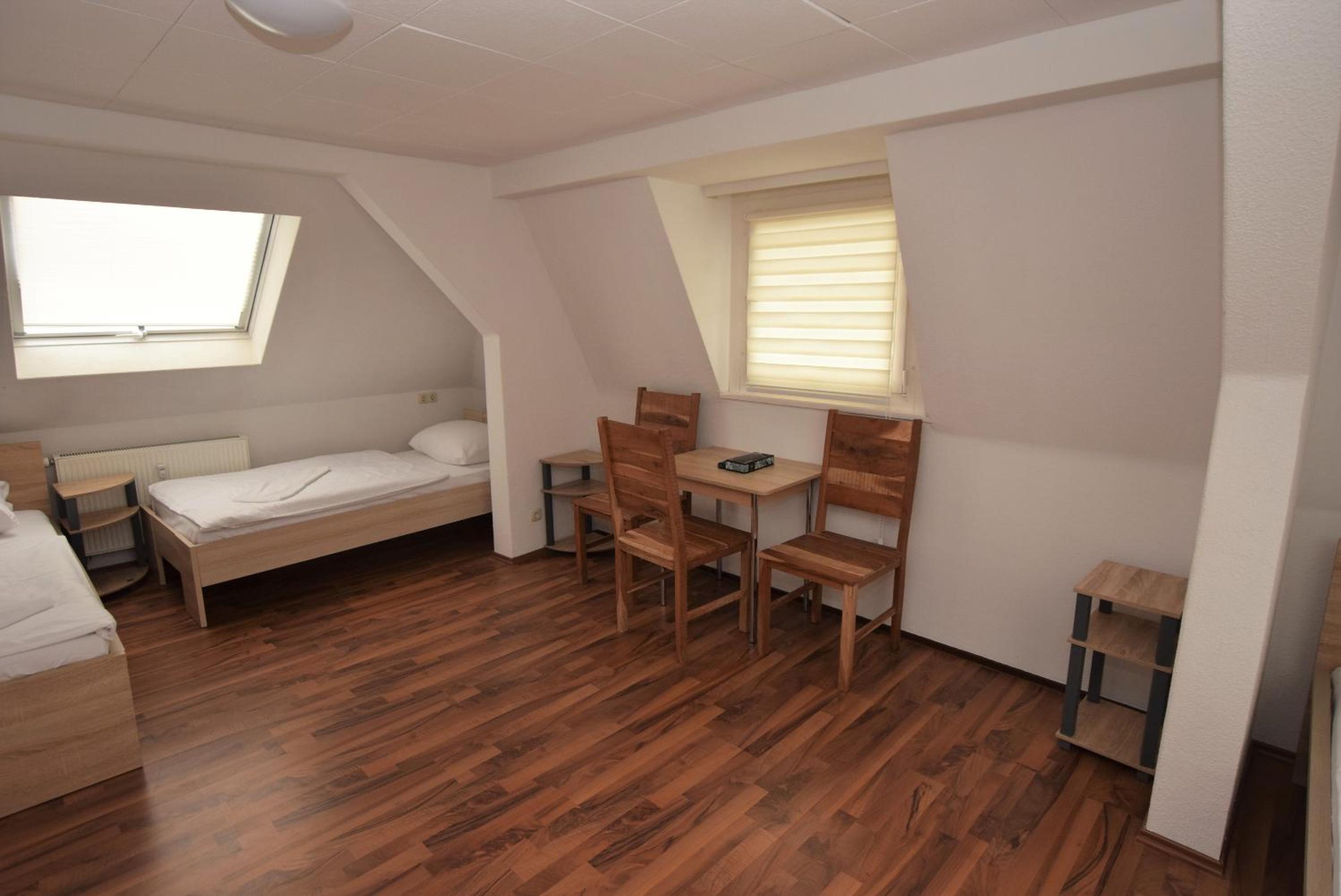 Basic Triple Room photo 3