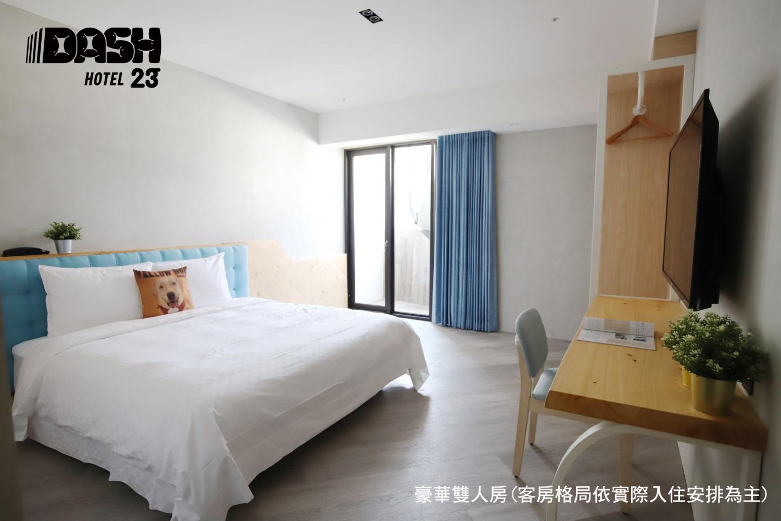 Deluxe Double Room with Balcony - Photo 7