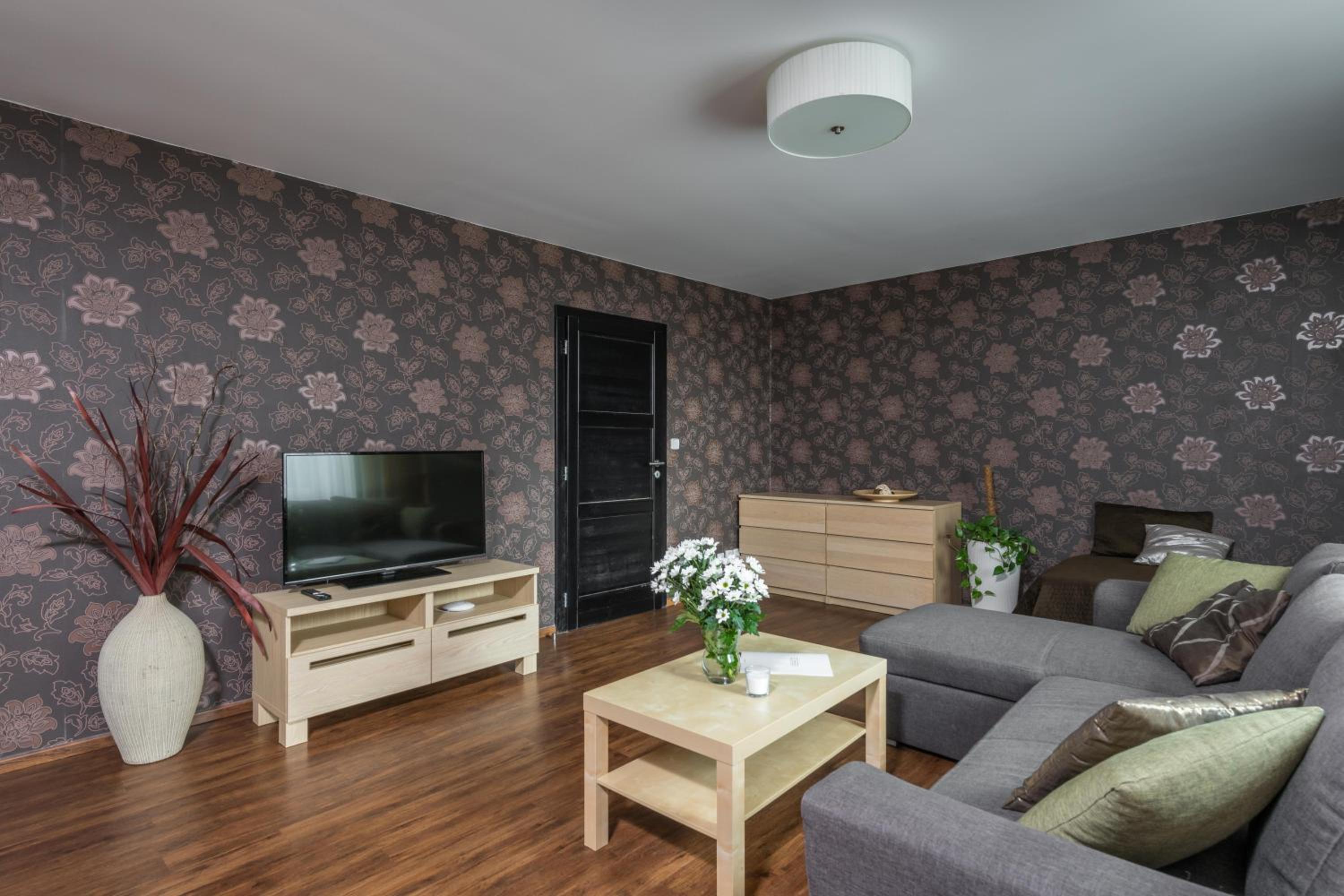 Two-Bedroom Apartment with Balcony photo 2