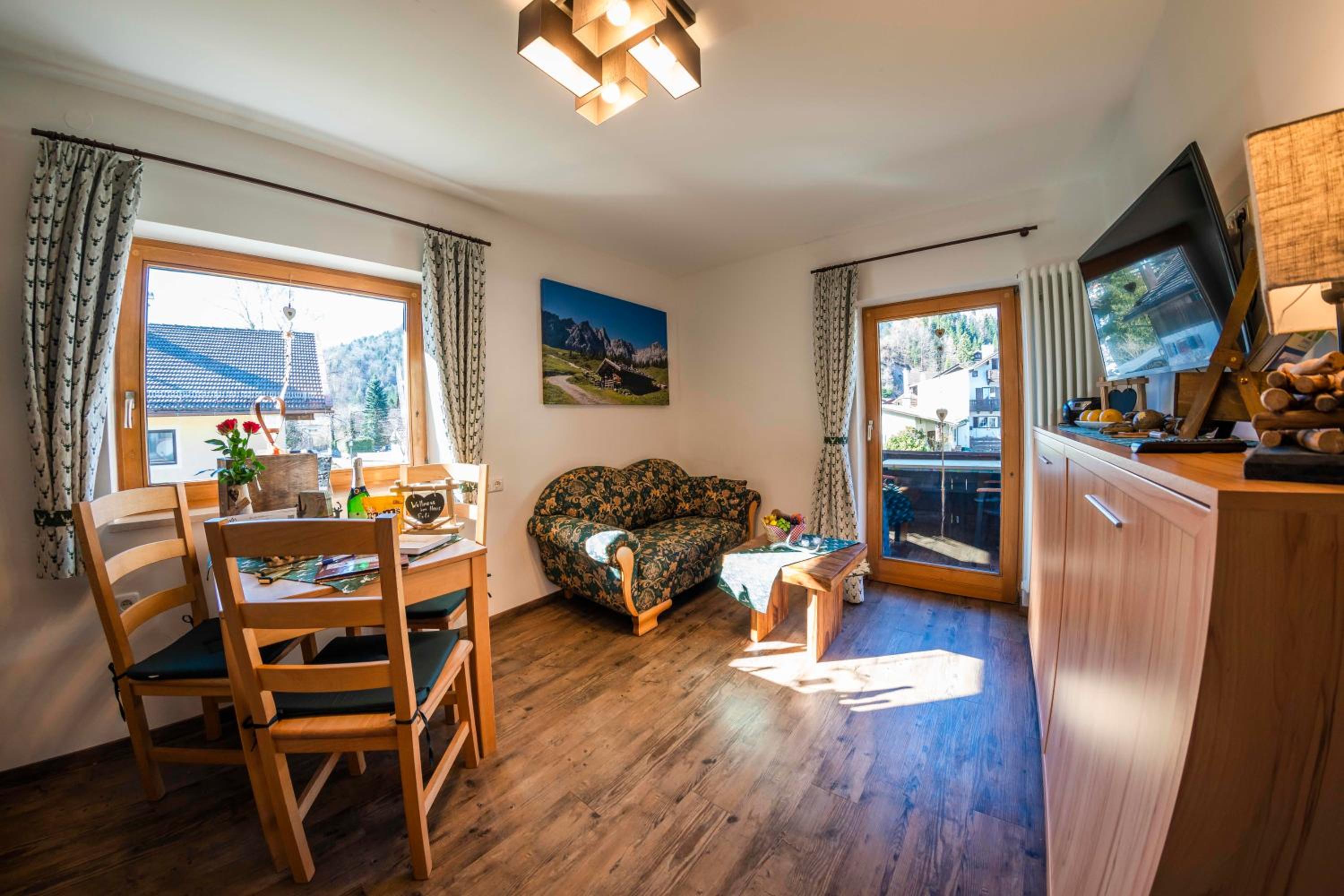 Apartment with Balcony photo 1