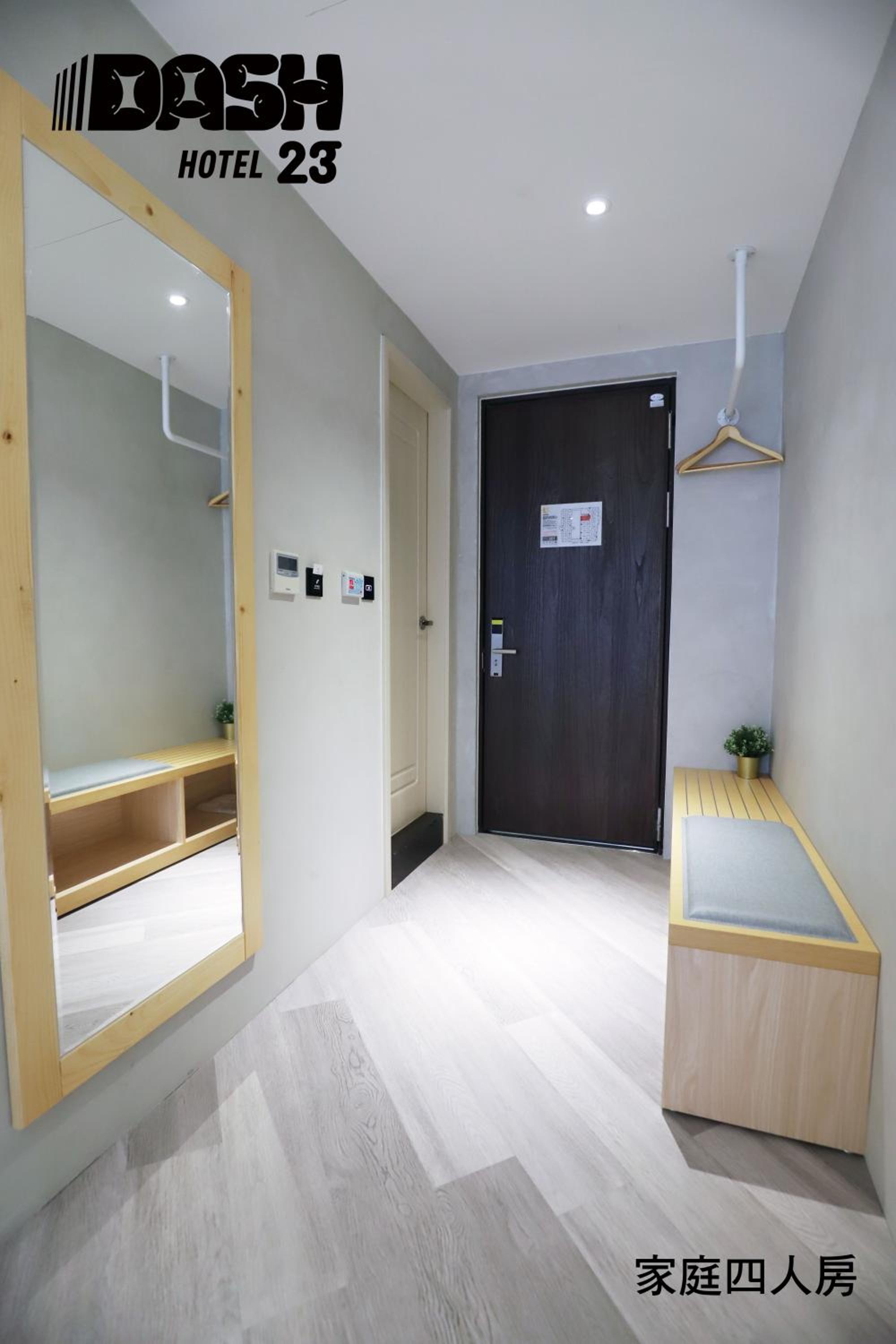 Deluxe Quadruple Room with Bathtub - Photo 12