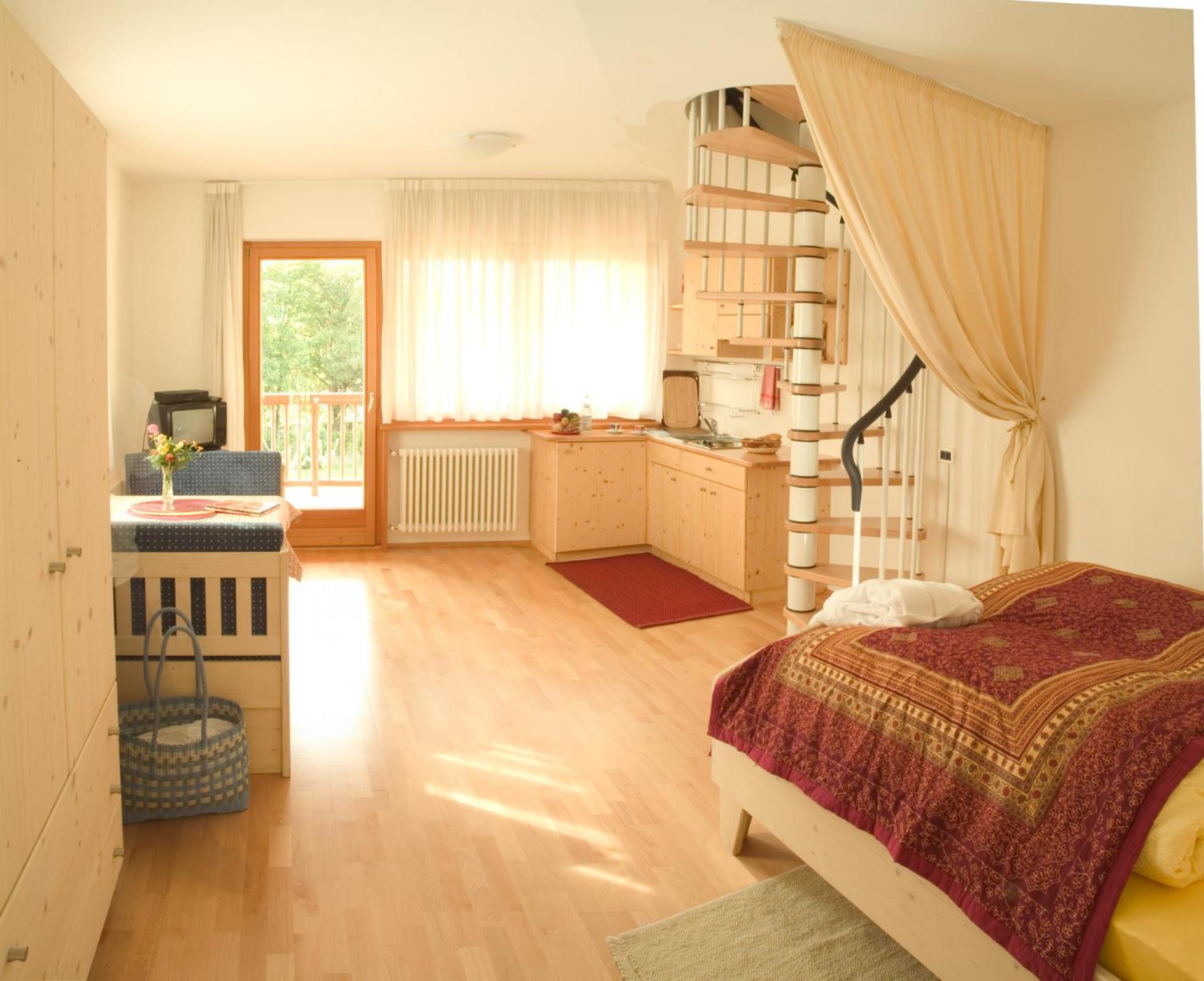 Apartment with Garden View