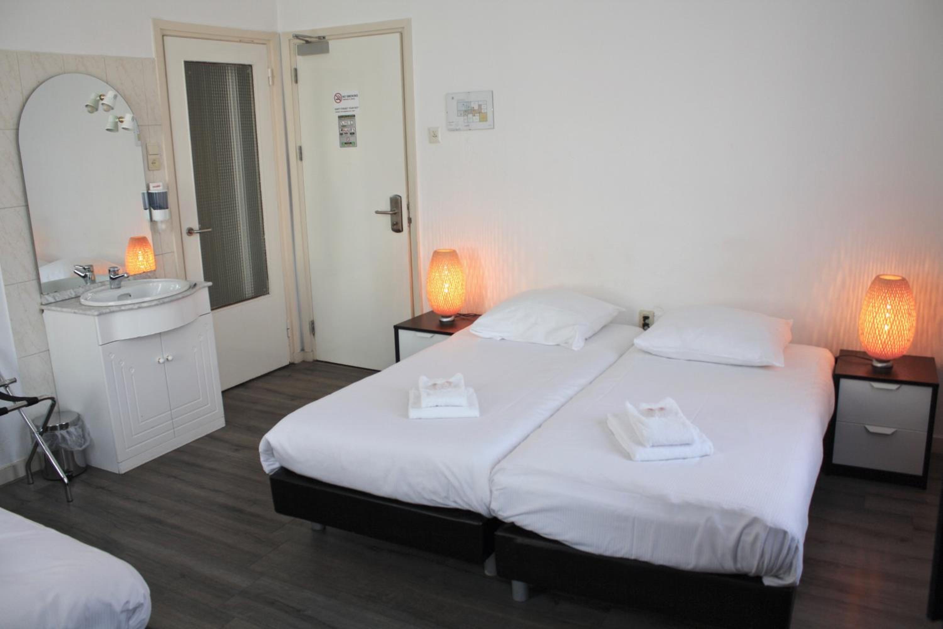 Triple Room with Shared Toilet
