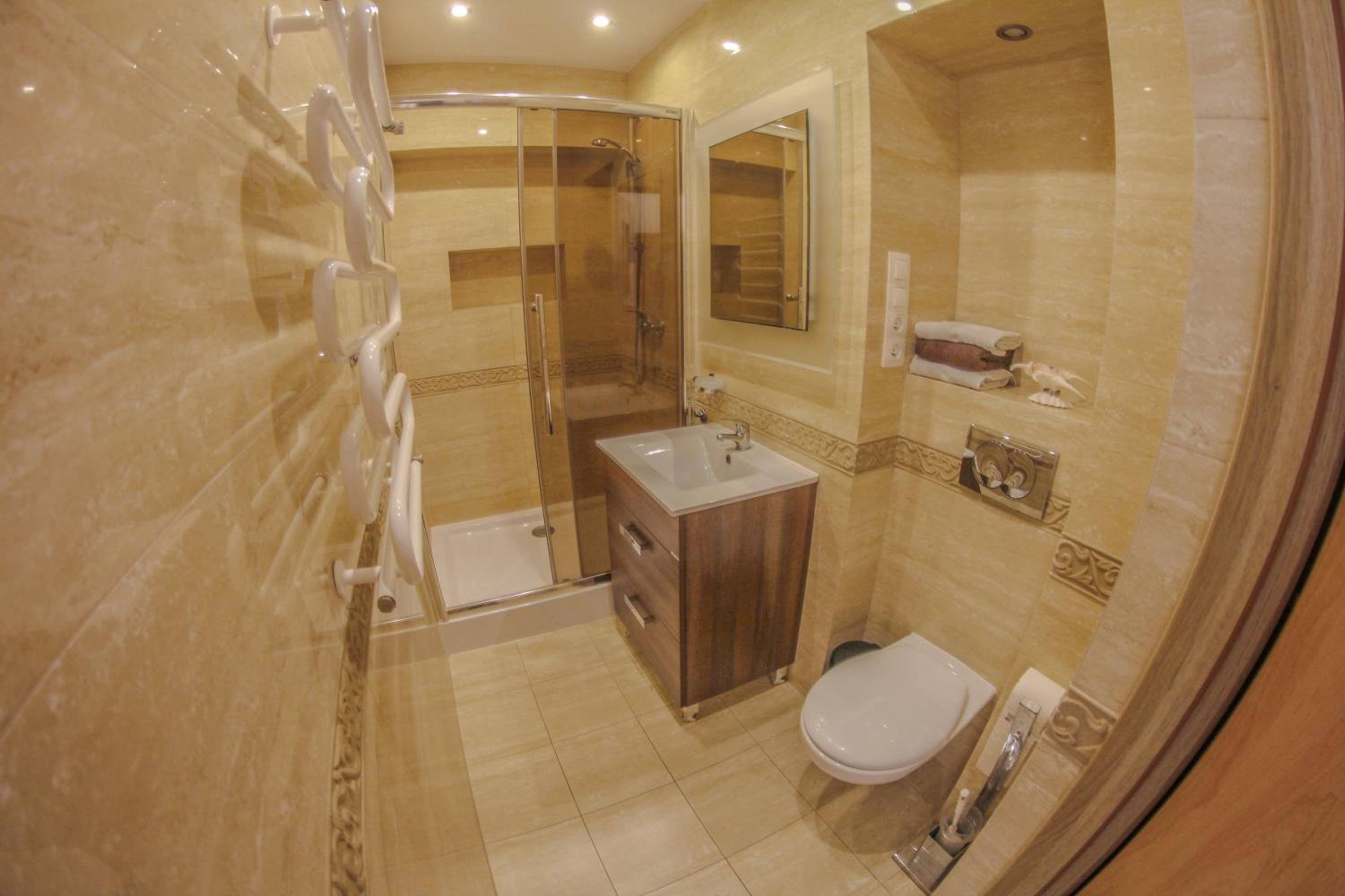 Deluxe Triple Room photo 3