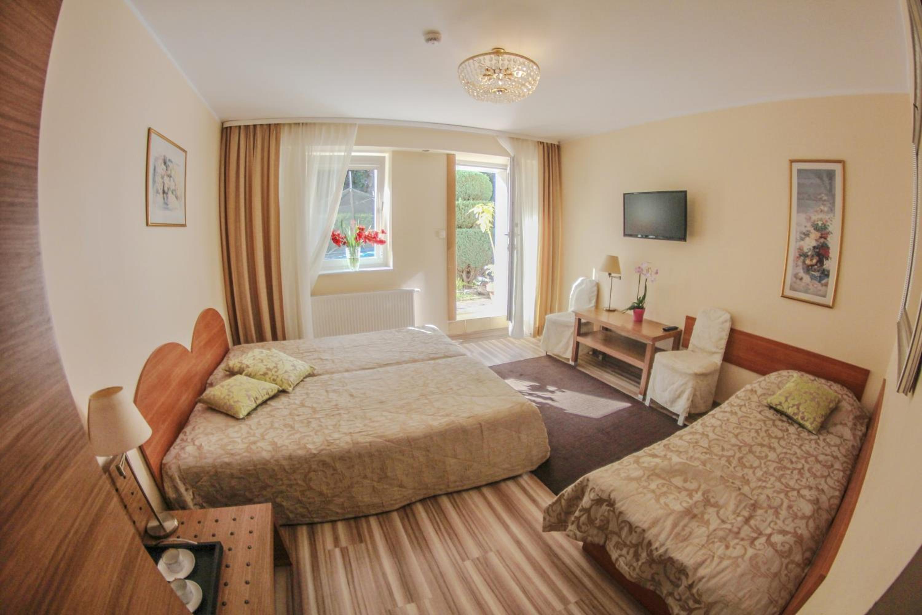 Deluxe Triple Room photo 1