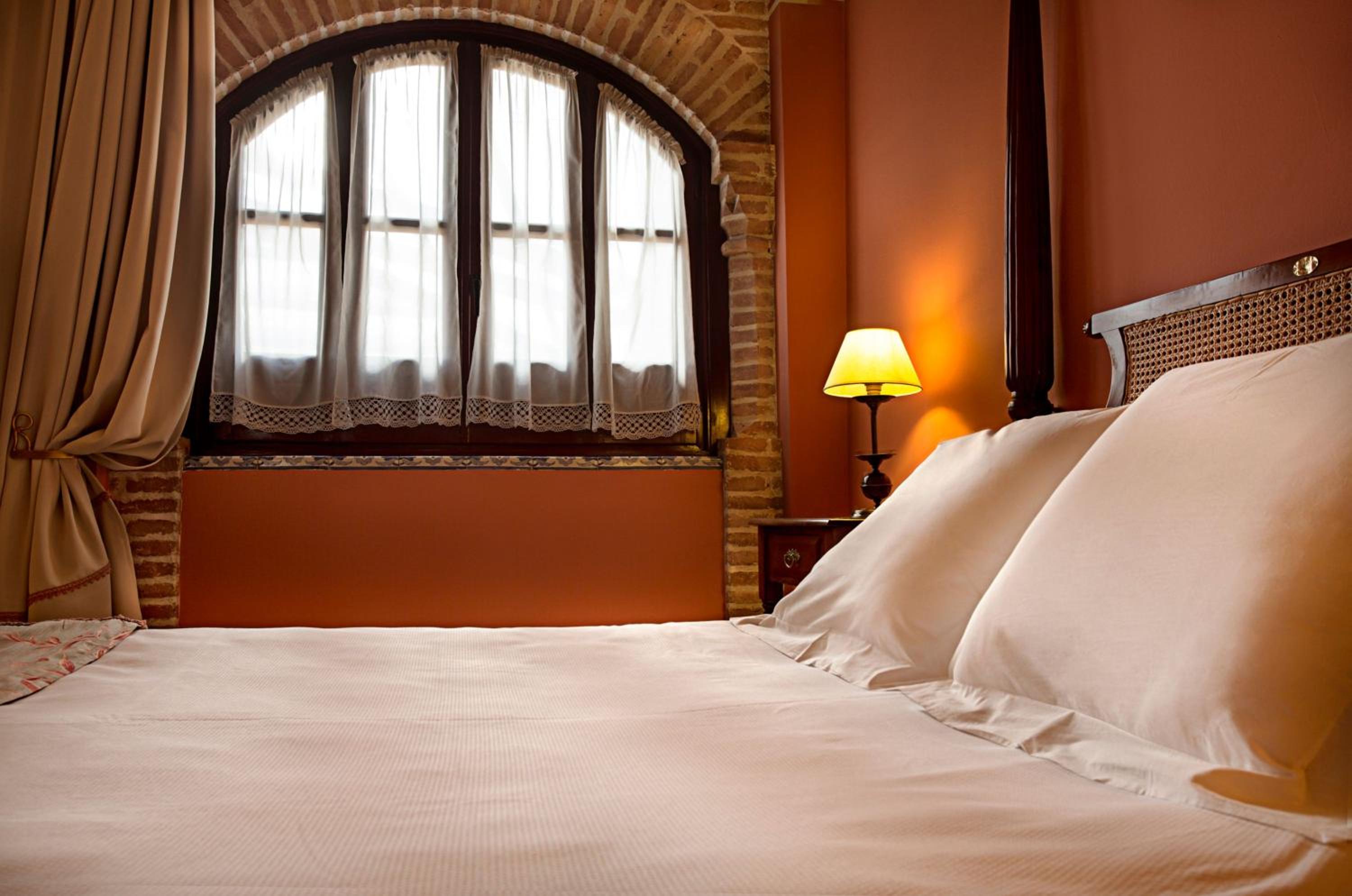 Deluxe Room - Photo 1