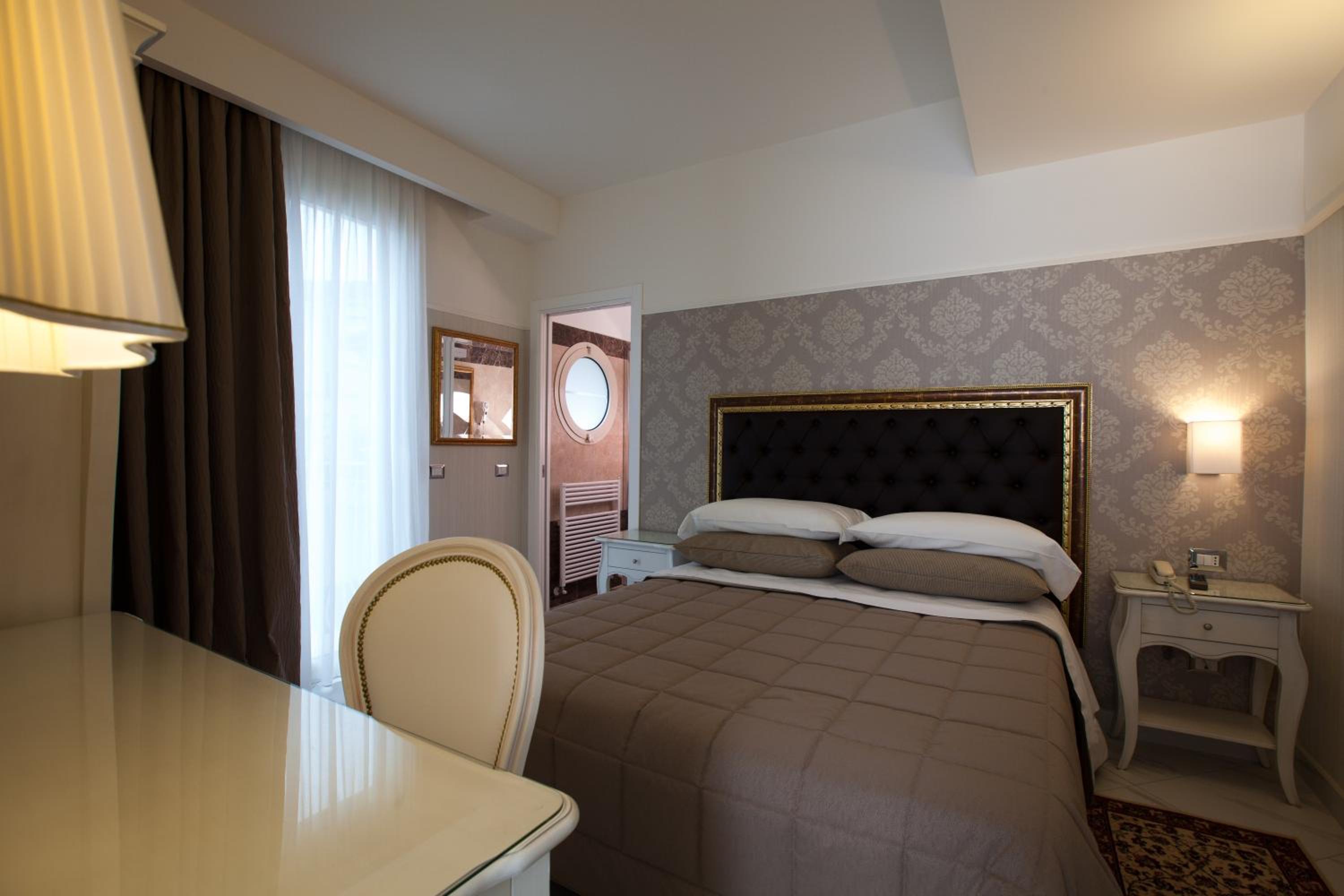 Double or Twin Room with Spa Access photo 3