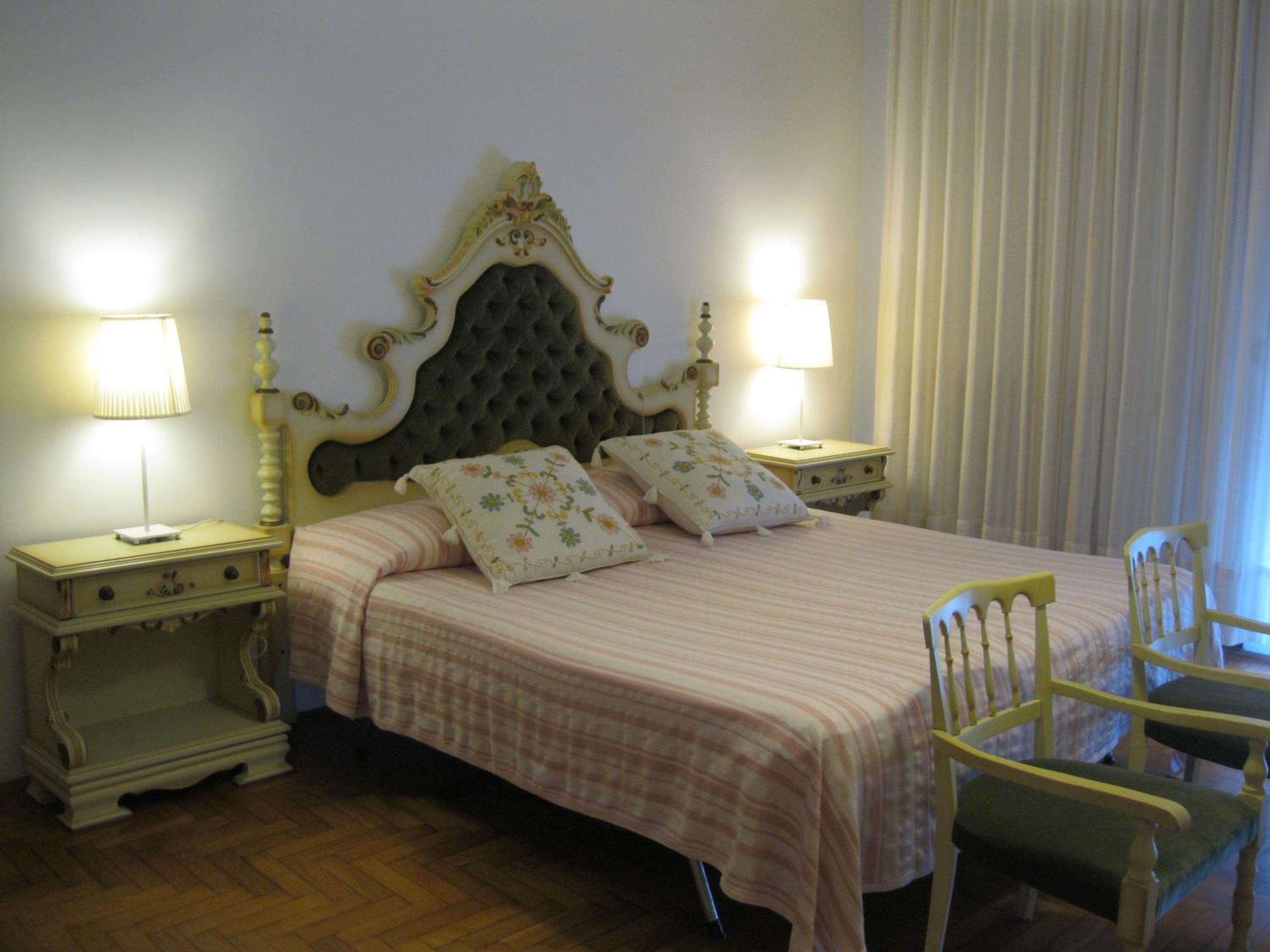 Three Connecting Rooms (6 Adults) photo 1