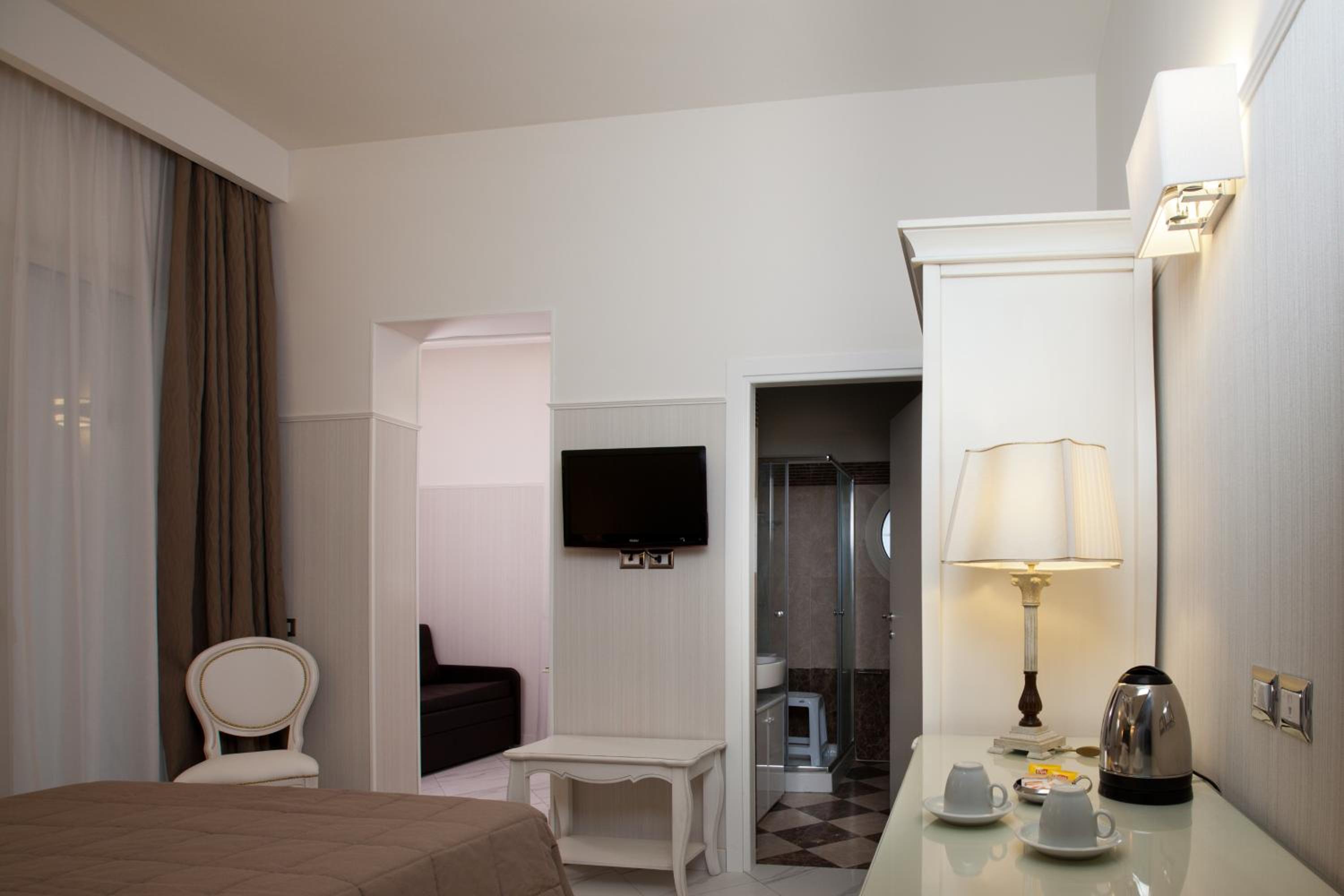 Triple Room with Spa Access photo 3