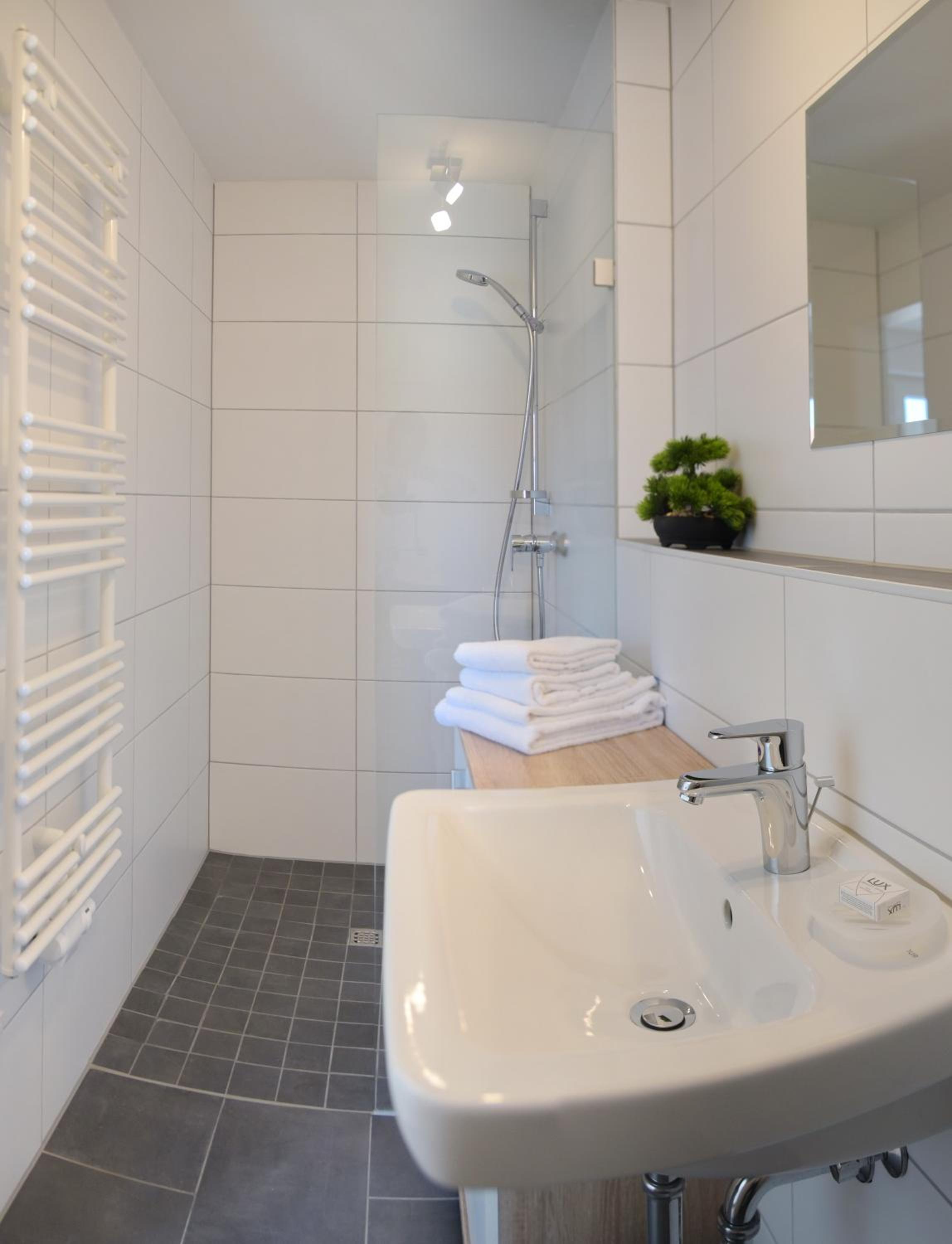 Single Room with Bathroom photo 2